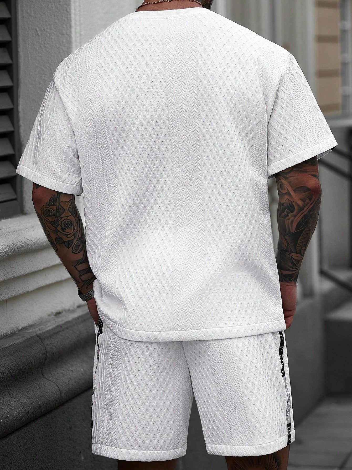 Conjunto Masculino Camiseta Lettering Manga Curta E Shorts Cós Ajustável Conjunto Masculino Camiseta Lettering Manga