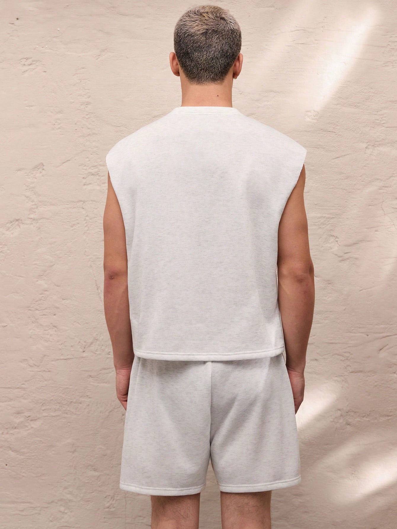 Conjunto Masculino Regata Tricotada Decote V E Shorts Cós Ajustável Conjunto Masculino Regata Tricotada Decote V E