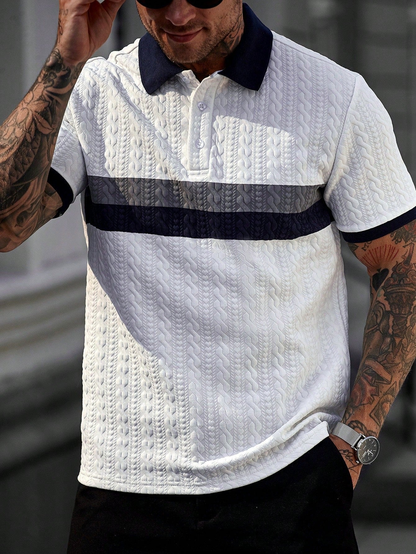 Camisa Polo Masculina Trançada Faixa Frontal Estilizada Camisa Polo Masculina Trançada Faixa Frontal Estilizada