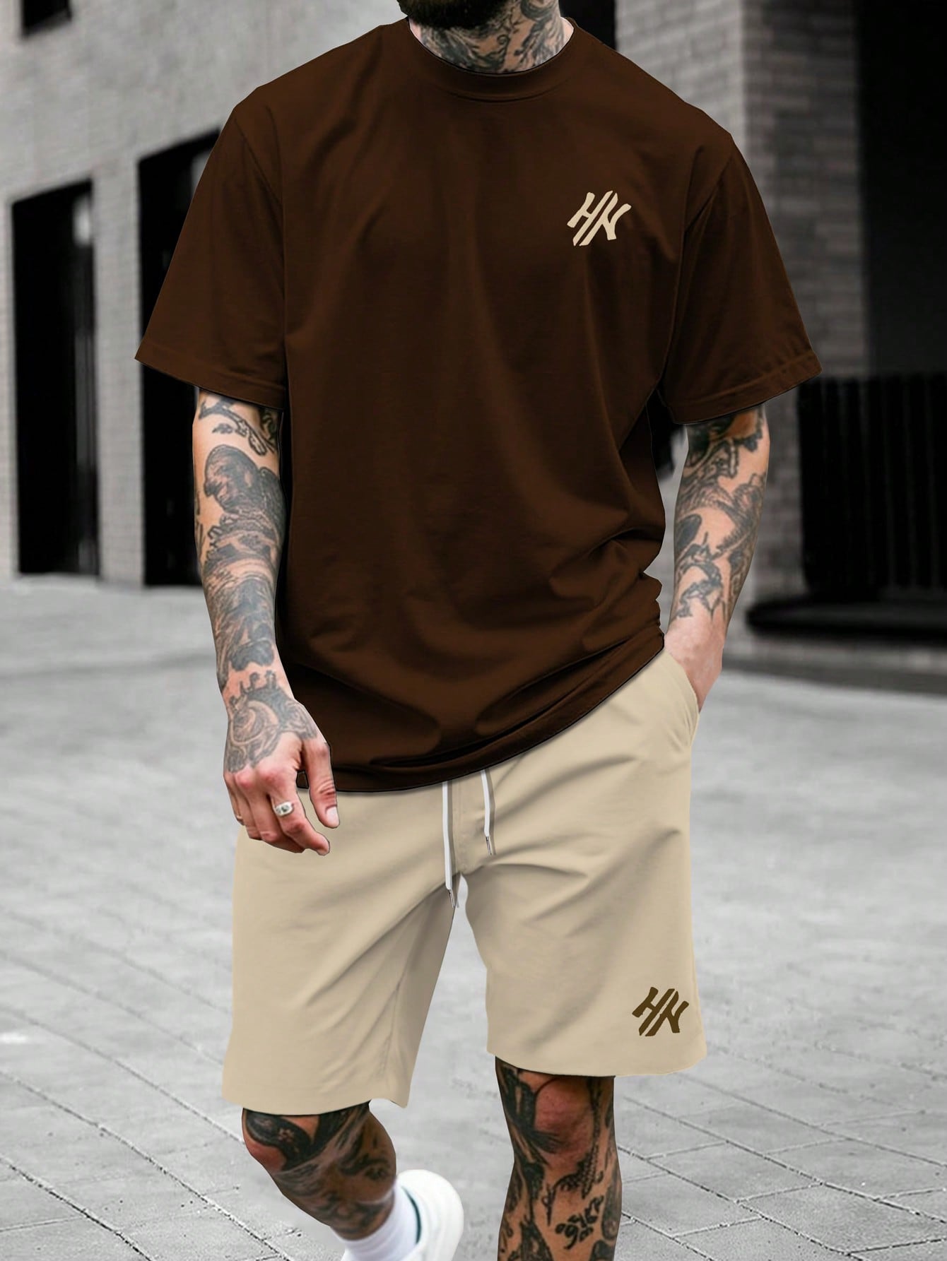 Conjunto Masculino Camiseta Estampada Manga Curta E Shorts Casuais Marrom / PP Conjunto Masculino Camiseta Estampada