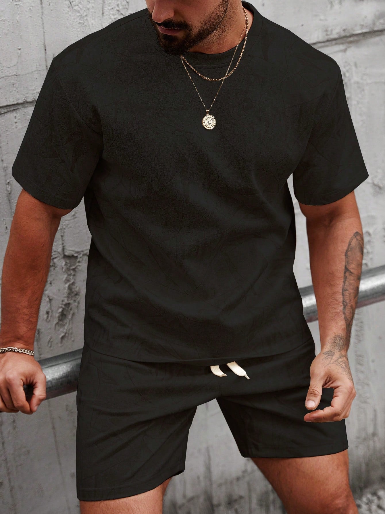 Conjunto Masculino Camiseta Estampa Total E Shorts Cós Ajustável Conjunto Masculino Camiseta Estampa Total E Shorts Cós