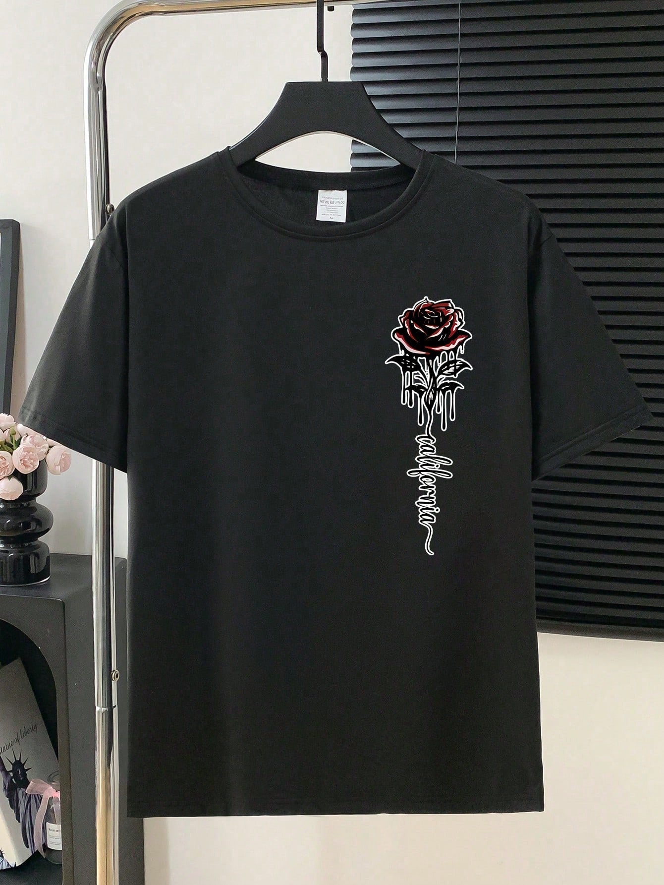 Camiseta Masculina Estampa De Rosa Escrita California Preto / PP Camiseta Masculina Estampa De Rosa Escrita California