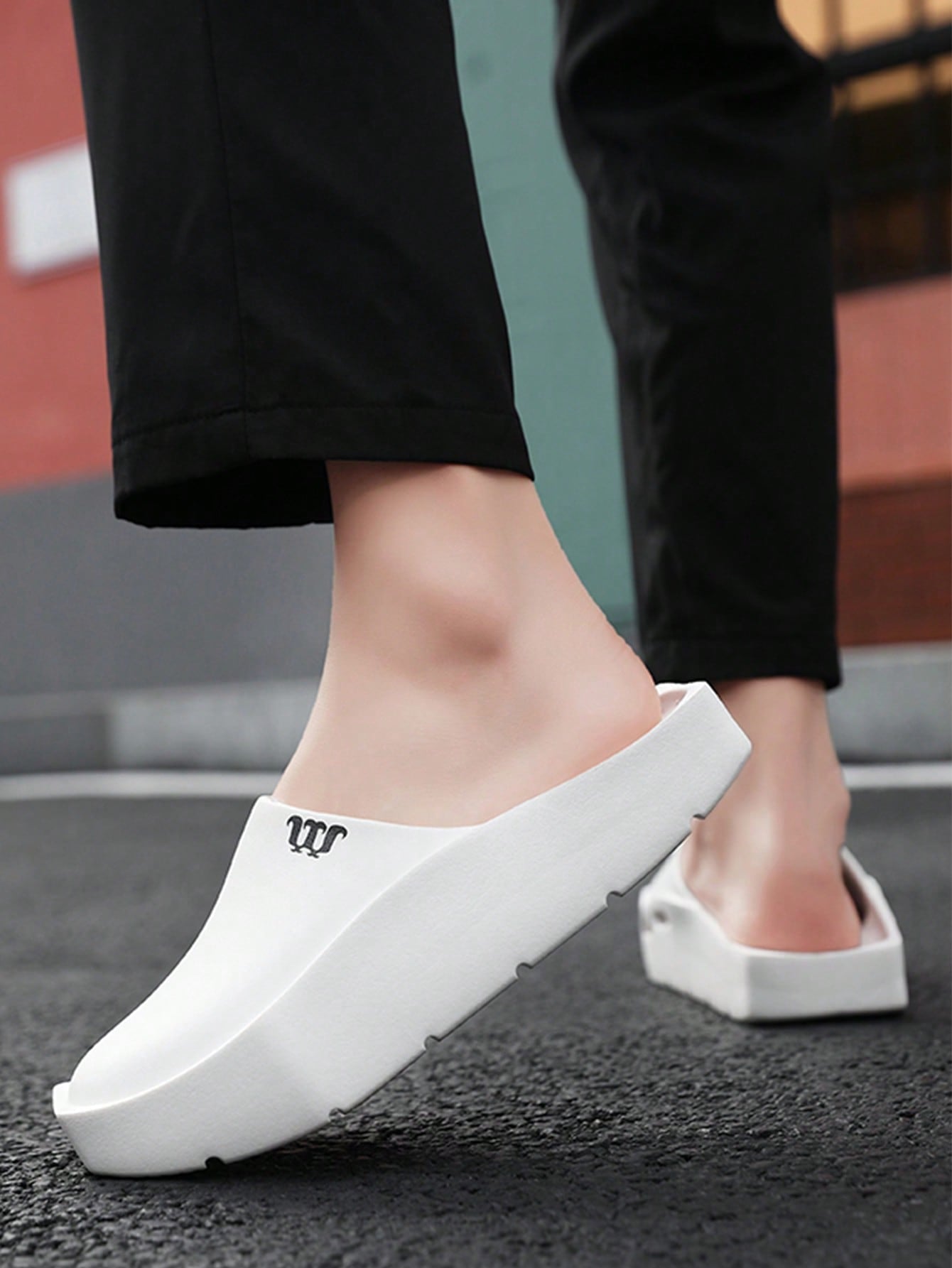 Chinelo Masculino Slip On Solado Grosso Estilo Casual Chinelo Masculino Slip On Solado Grosso Estilo Casual