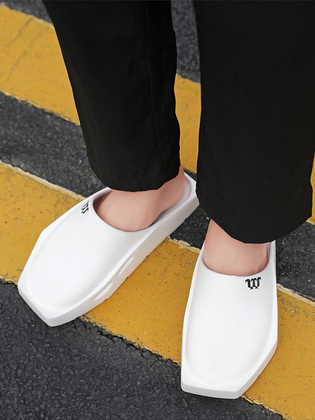 Chinelo Masculino Slip On Solado Grosso Estilo Casual Chinelo Masculino Slip On Solado Grosso Estilo Casual