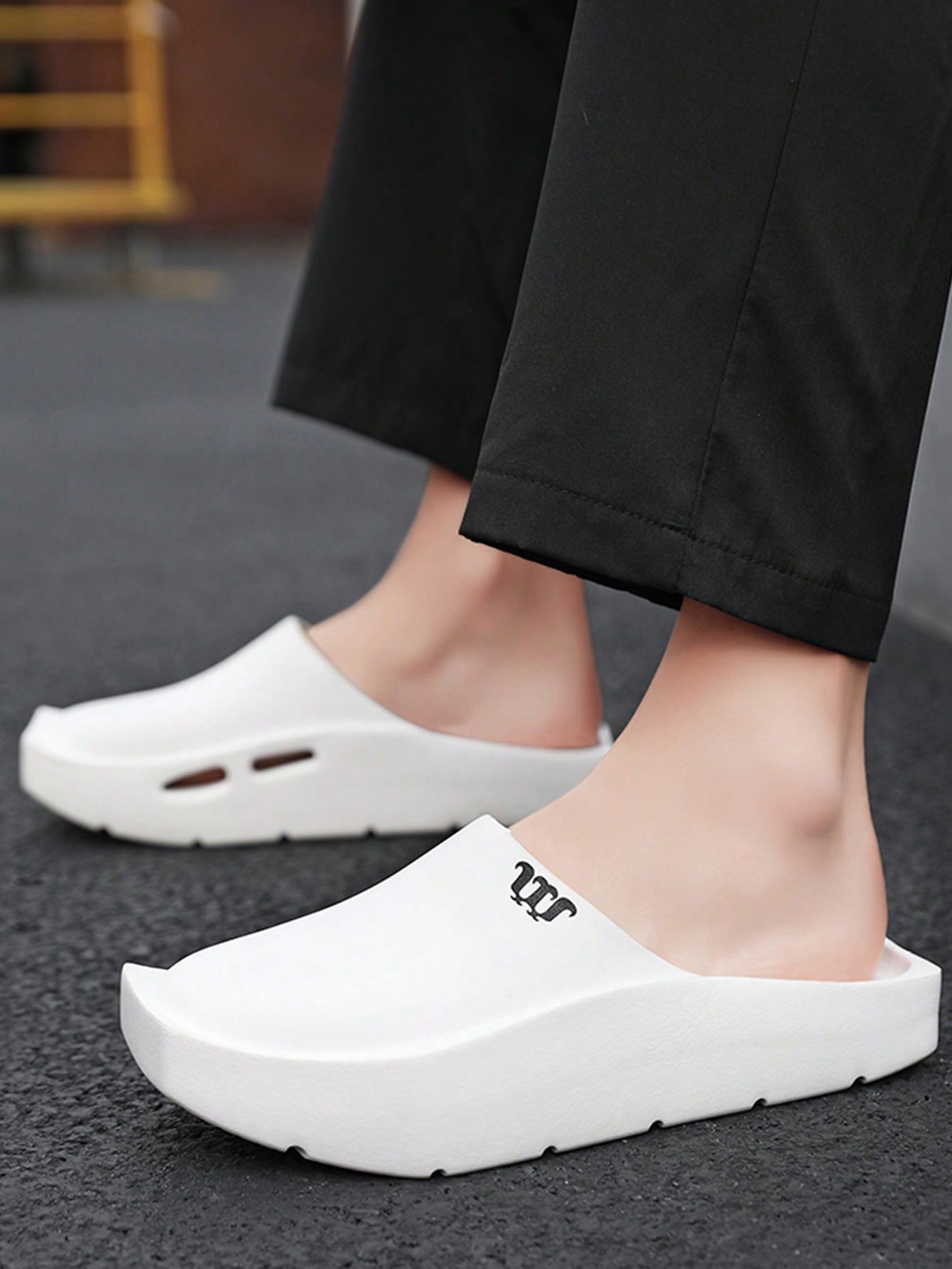 Chinelo Masculino Slip On Solado Grosso Estilo Casual Branco / 36 Chinelo Masculino Slip On Solado Grosso Estilo Casual