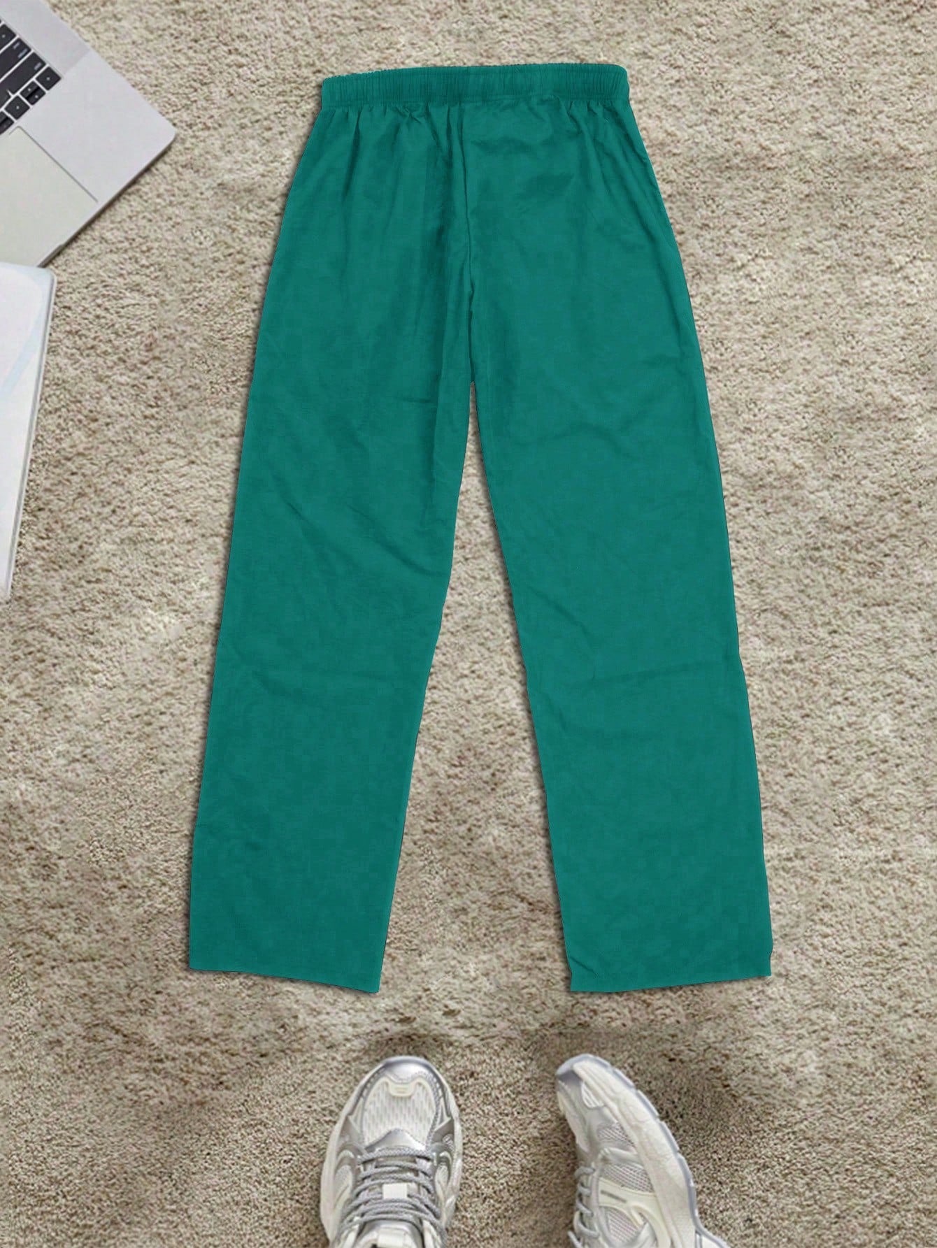 Calça Masculina Esportiva Young Com Listras Laterais Calça Masculina Esportiva Young Com Listras Laterais