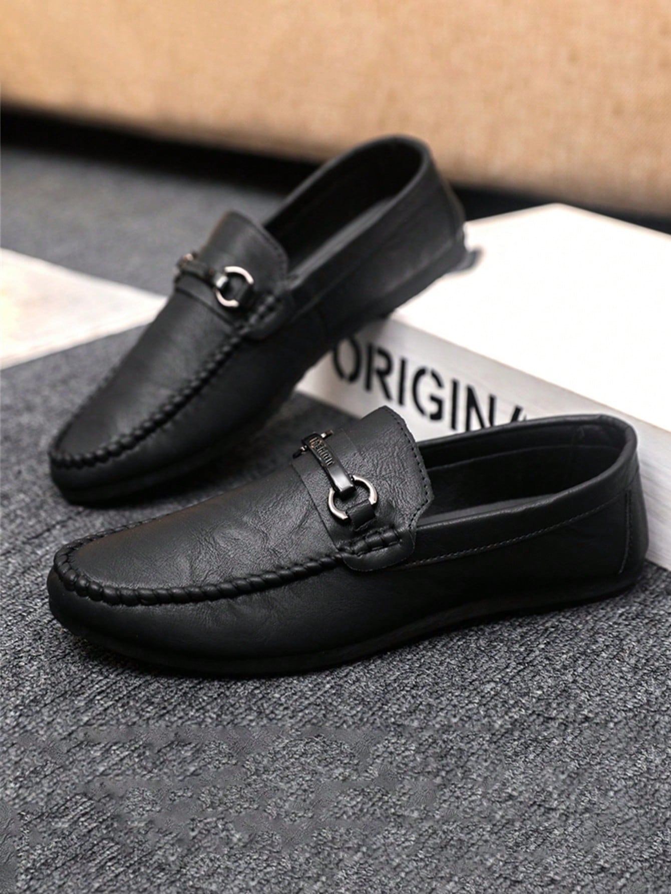 Mocassim Masculino Casual Elegante Com Detalhe Metálico Mocassim Masculino Casual Elegante Com Detalhe Metálico