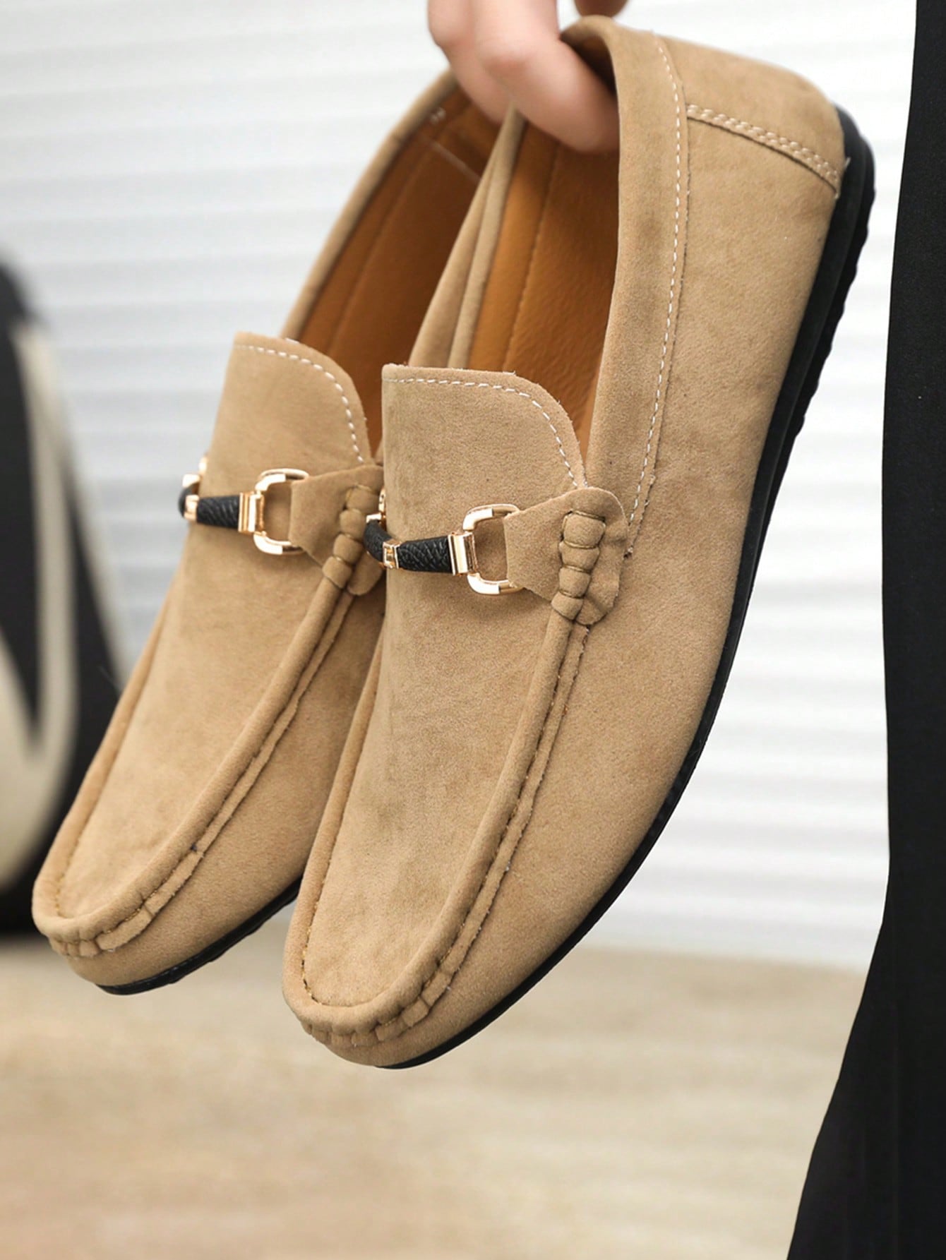 Mocassim Masculino Estampado Casual Com Detalhe Metálico Mocassim Masculino Estampado Casual Com Detalhe Metálico