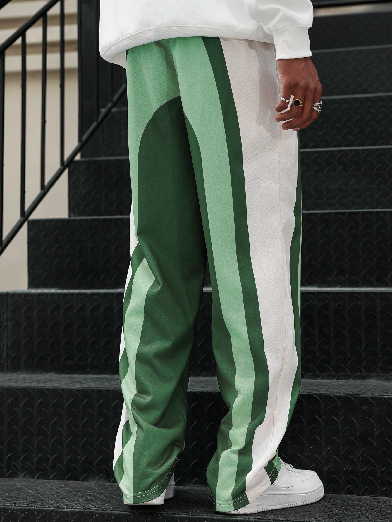 Calça Masculina Jogger Estampada Com Design Geométrico Moderno Calça Masculina Jogger Estampada Com Design Geométrico