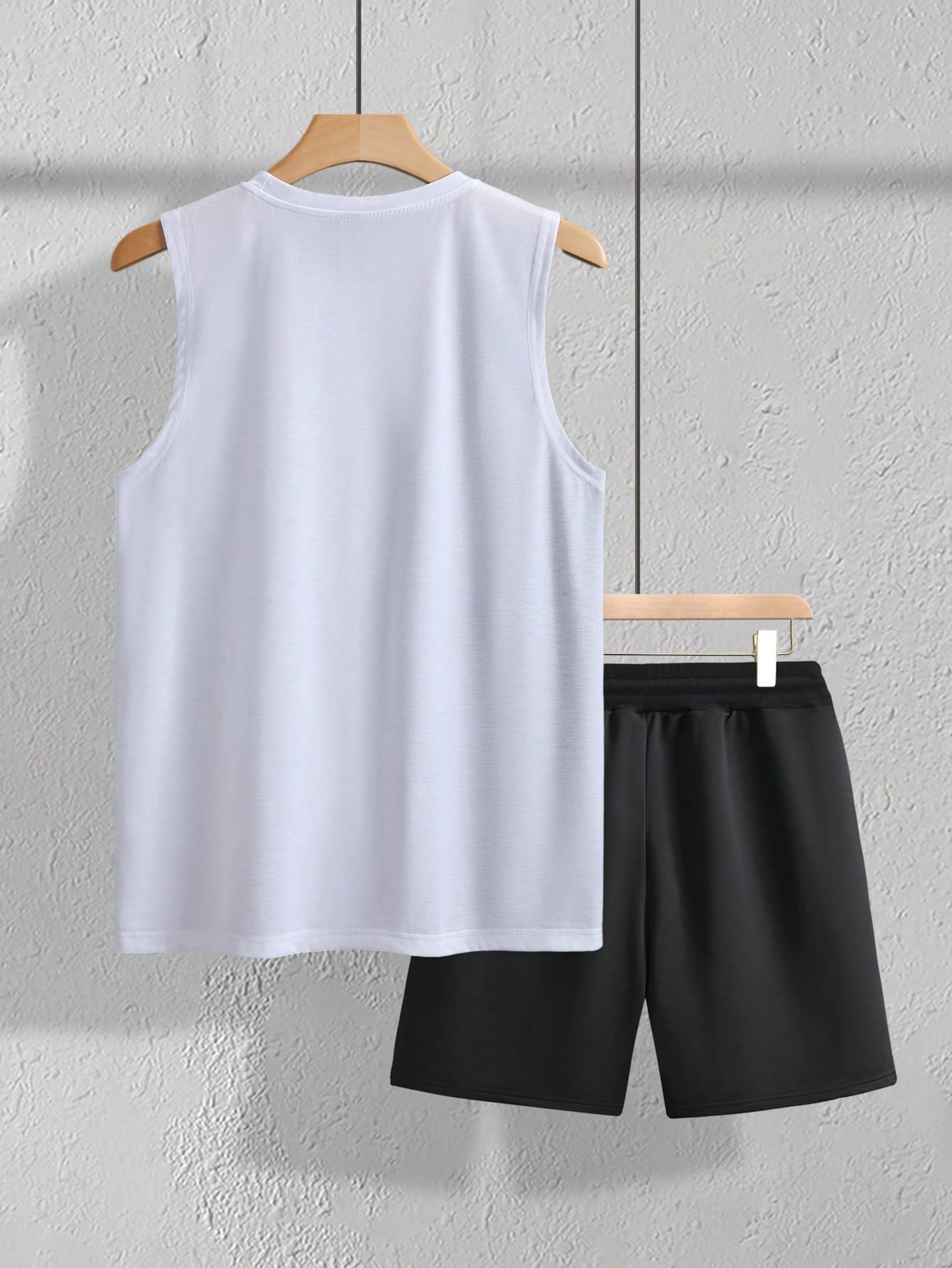 Conjunto Masculino Regata Estampada E Shorts Ajustáveis Conjunto Masculino Regata Estampada E Shorts Ajustáveis