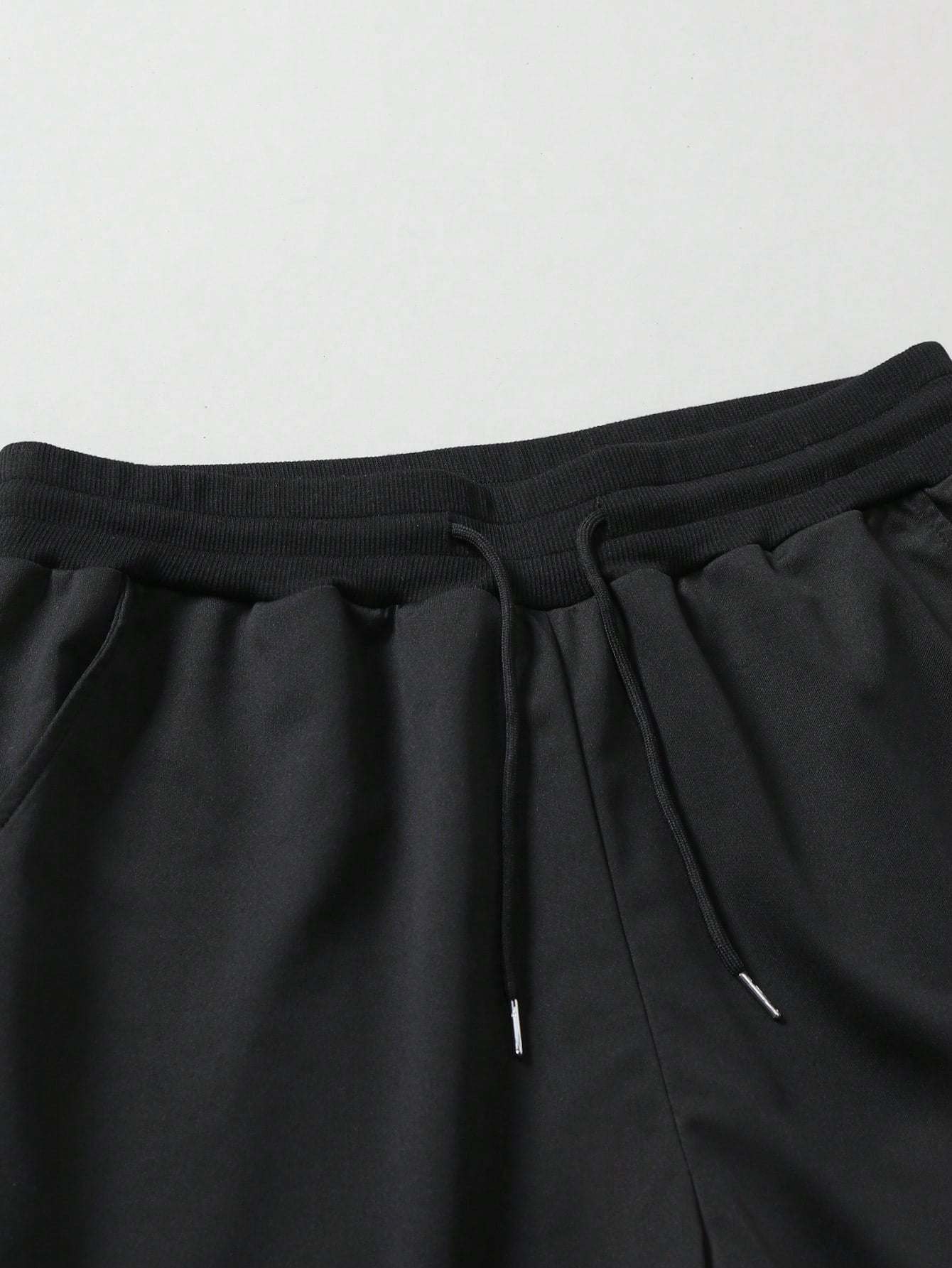 Conjunto Masculino Regata Estampada E Shorts Ajustáveis Conjunto Masculino Regata Estampada E Shorts Ajustáveis