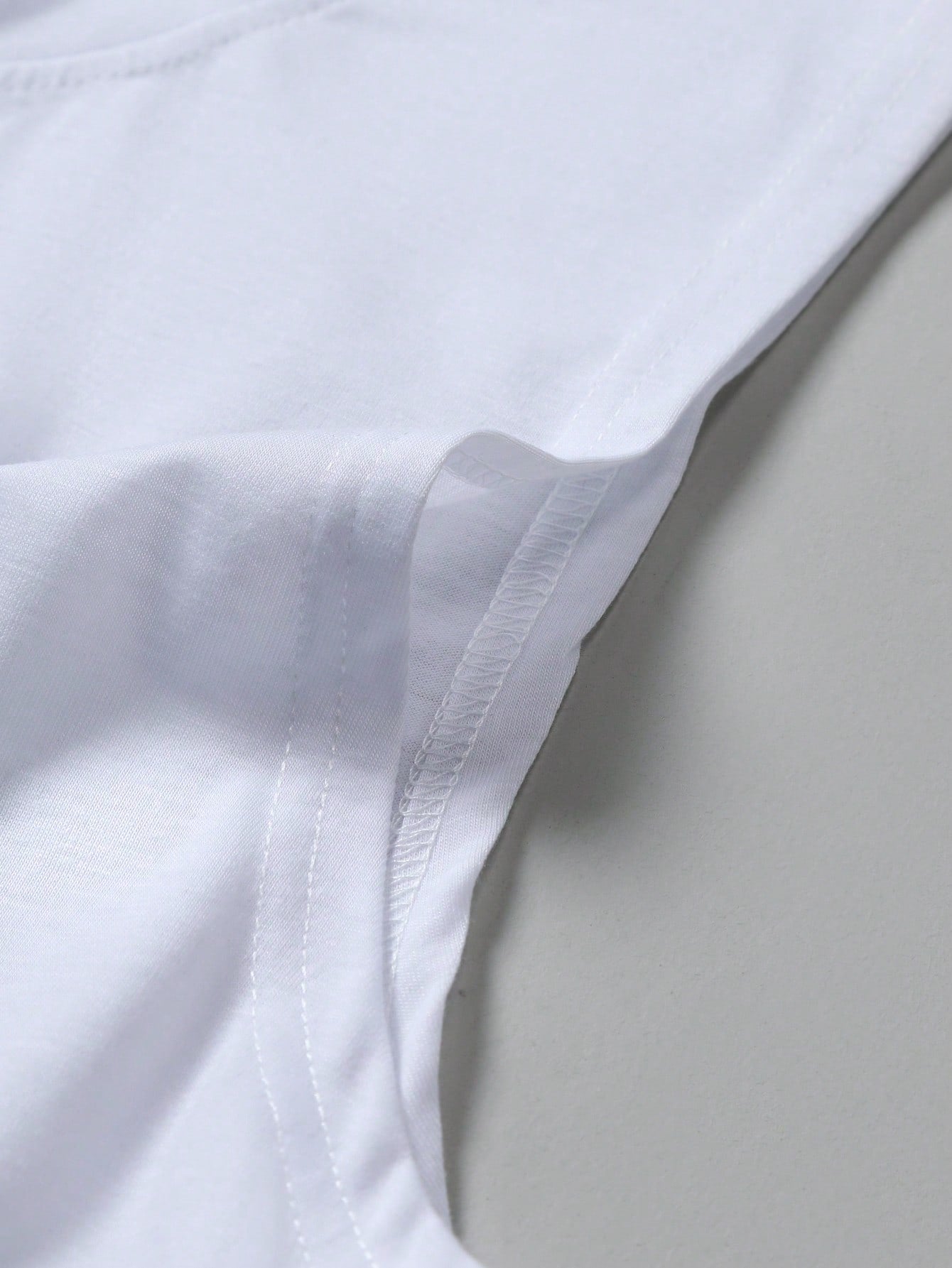 Conjunto Masculino Regata Estampada E Shorts Ajustáveis Conjunto Masculino Regata Estampada E Shorts Ajustáveis