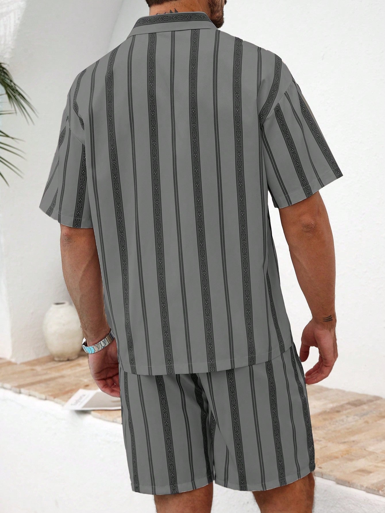 Conjunto Masculino Camisa Estampa Listrada E Shorts Casuais Conjunto Masculino Camisa Estampa Listrada E Shorts Casuais