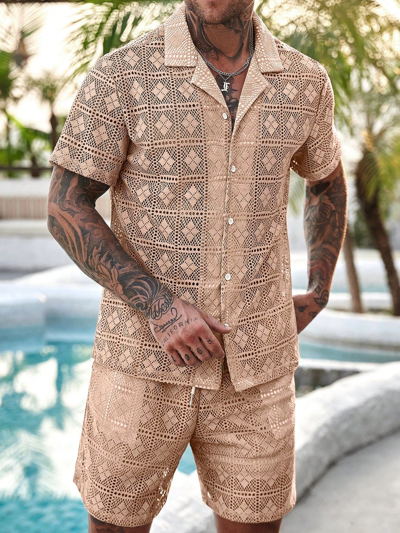 Conjunto Masculino Camisa Com Recortes E Shorts Estilo Casual Conjunto Masculino Camisa Com Recortes E Shorts Estilo