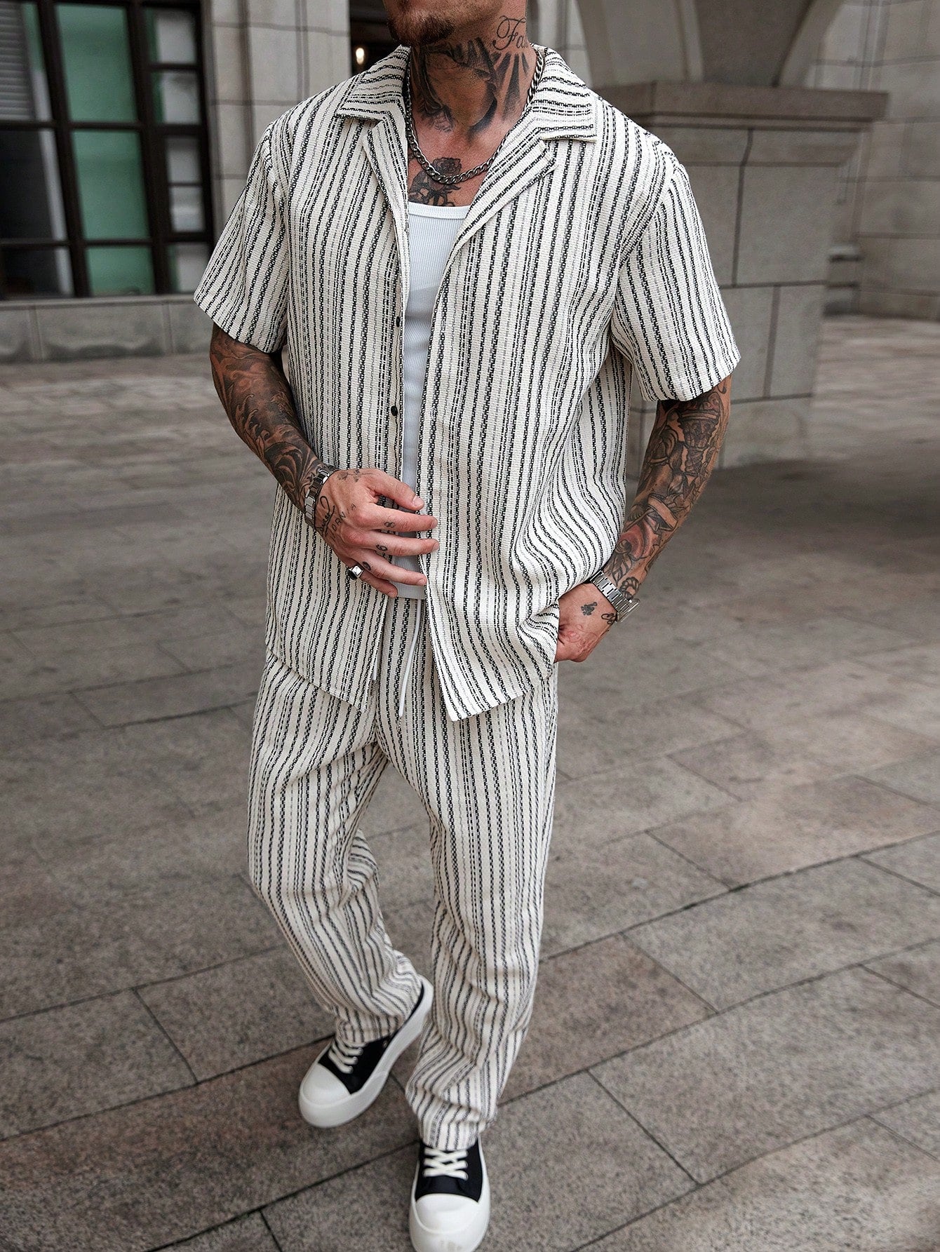 Conjunto Masculino Camisa Guayabera Listrada E Calça Retrô Conjunto Masculino Camisa Guayabera Listrada E Calça Retrô