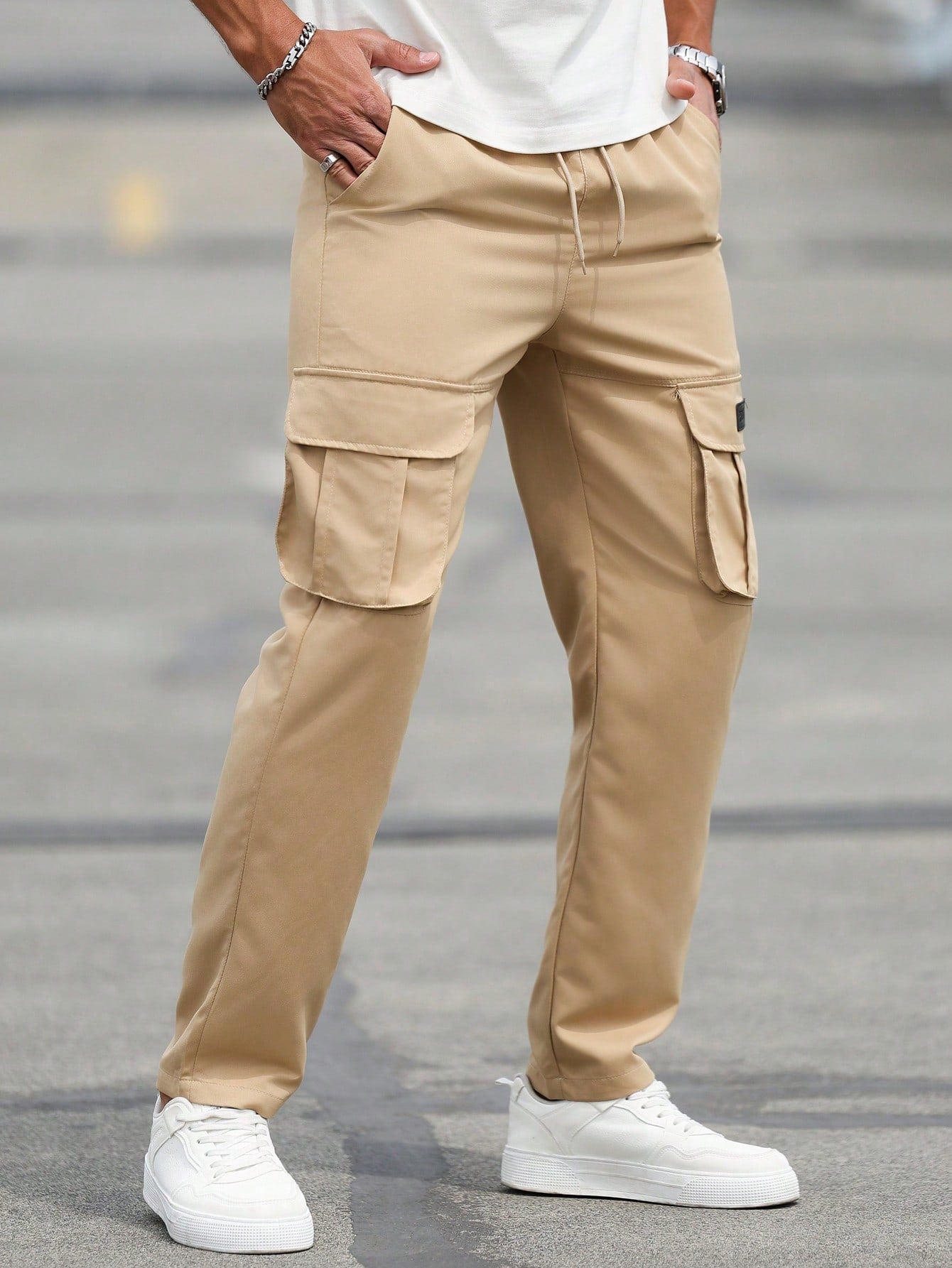 Calça Masculina Cargo Reta Com Bolsos Utilitários Calça Masculina Cargo Reta Com Bolsos Utilitários