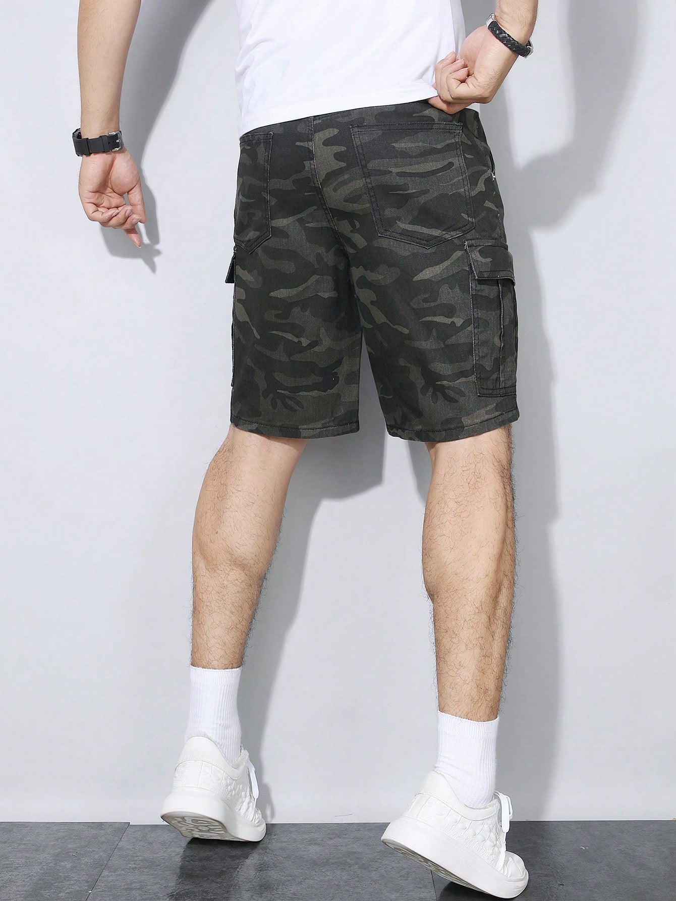 Shorts Masculino Cargo Camuflado Com Estilo Militar Urbano Shorts Masculino Cargo Camuflado Com Estilo Militar Urbano
