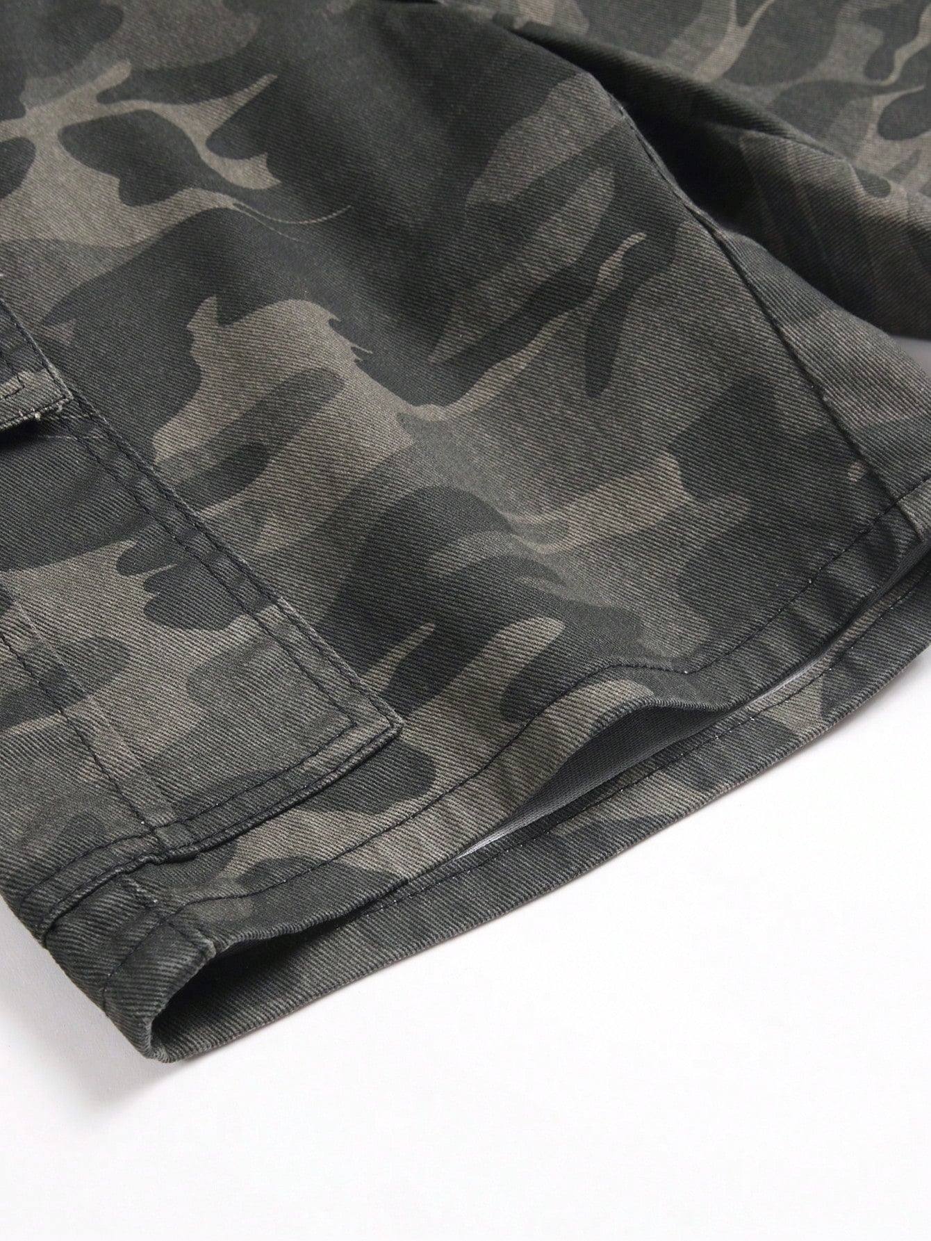 Shorts Masculino Cargo Camuflado Com Estilo Militar Urbano Shorts Masculino Cargo Camuflado Com Estilo Militar Urbano