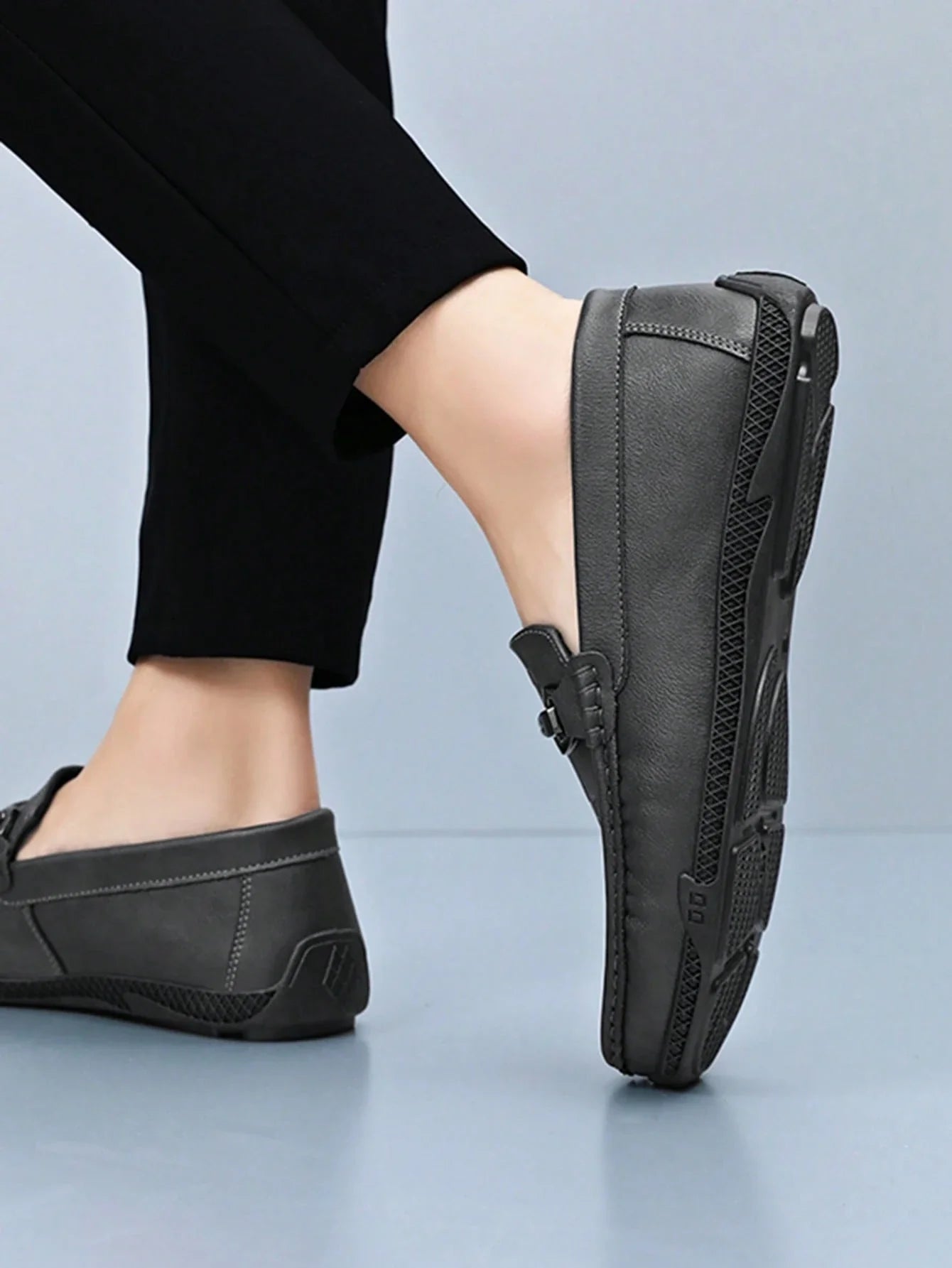 Mocassim Masculino Texturizado Fivela Casual Elegante Mocassim Masculino Texturizado Elegante Com Detalhe Metálico