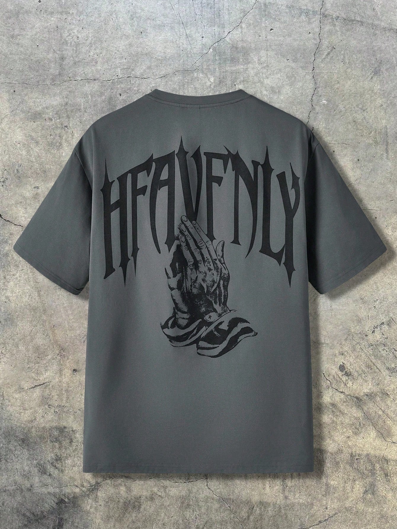 Camiseta Masculina Estampa Mãos Orando Urbanas Cinza / PP Camiseta Masculina Estampa Mãos Orando Urbanas