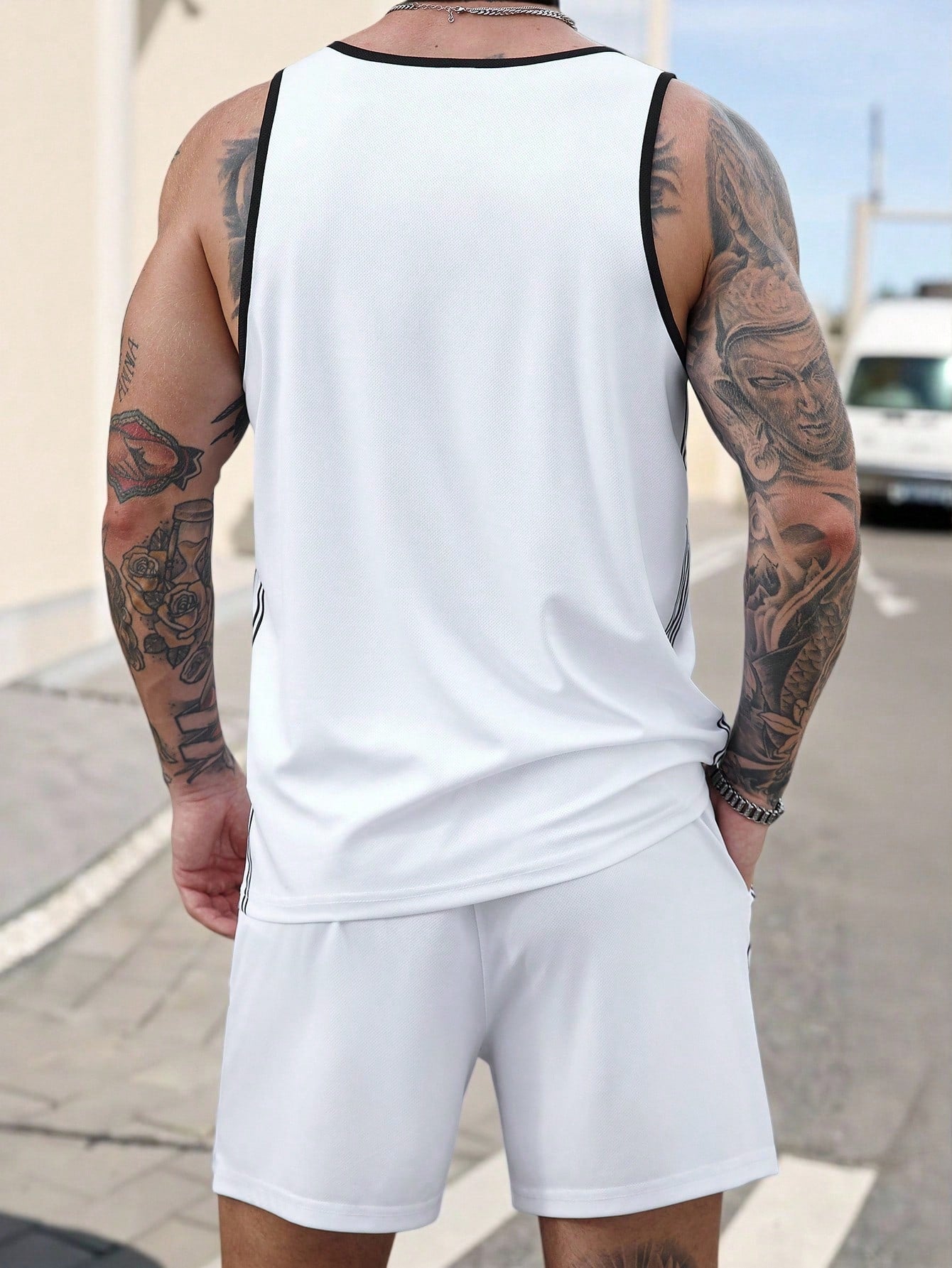 Conjunto Masculino Regata Esportiva Listrada E Shorts Cós Ajustável Conjunto Masculino Regata Esportiva Listrada E