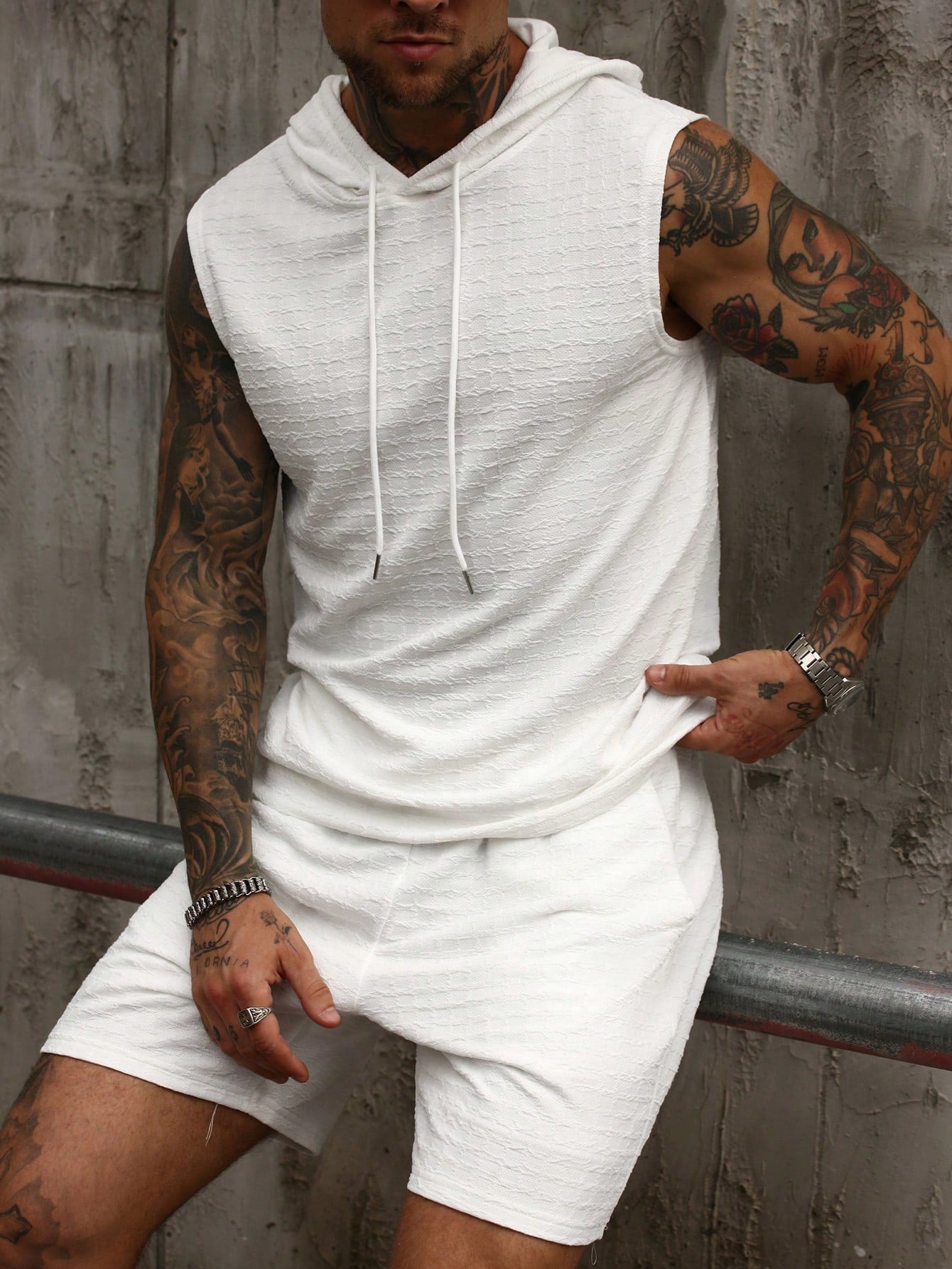 Conjunto Masculino Regata Jacquard Com Capuz E Shorts Casuais Conjunto Masculino Regata Jacquard Com Capuz E Shorts