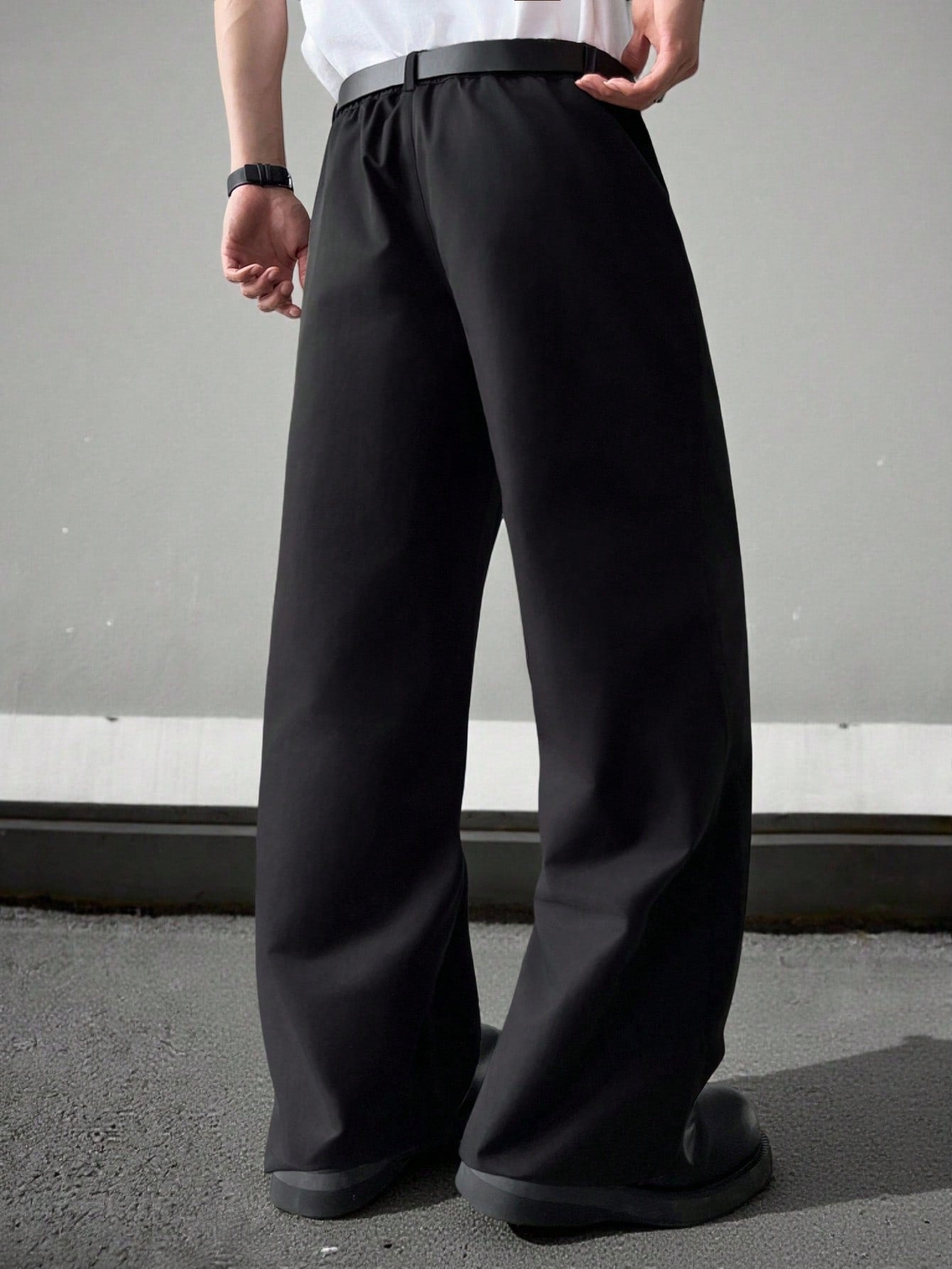 Calça Masculina Wide Leg Alfaiatada Com Caimento Elegante Calça Masculina Wide Leg Alfaiatada Com Caimento Elegante