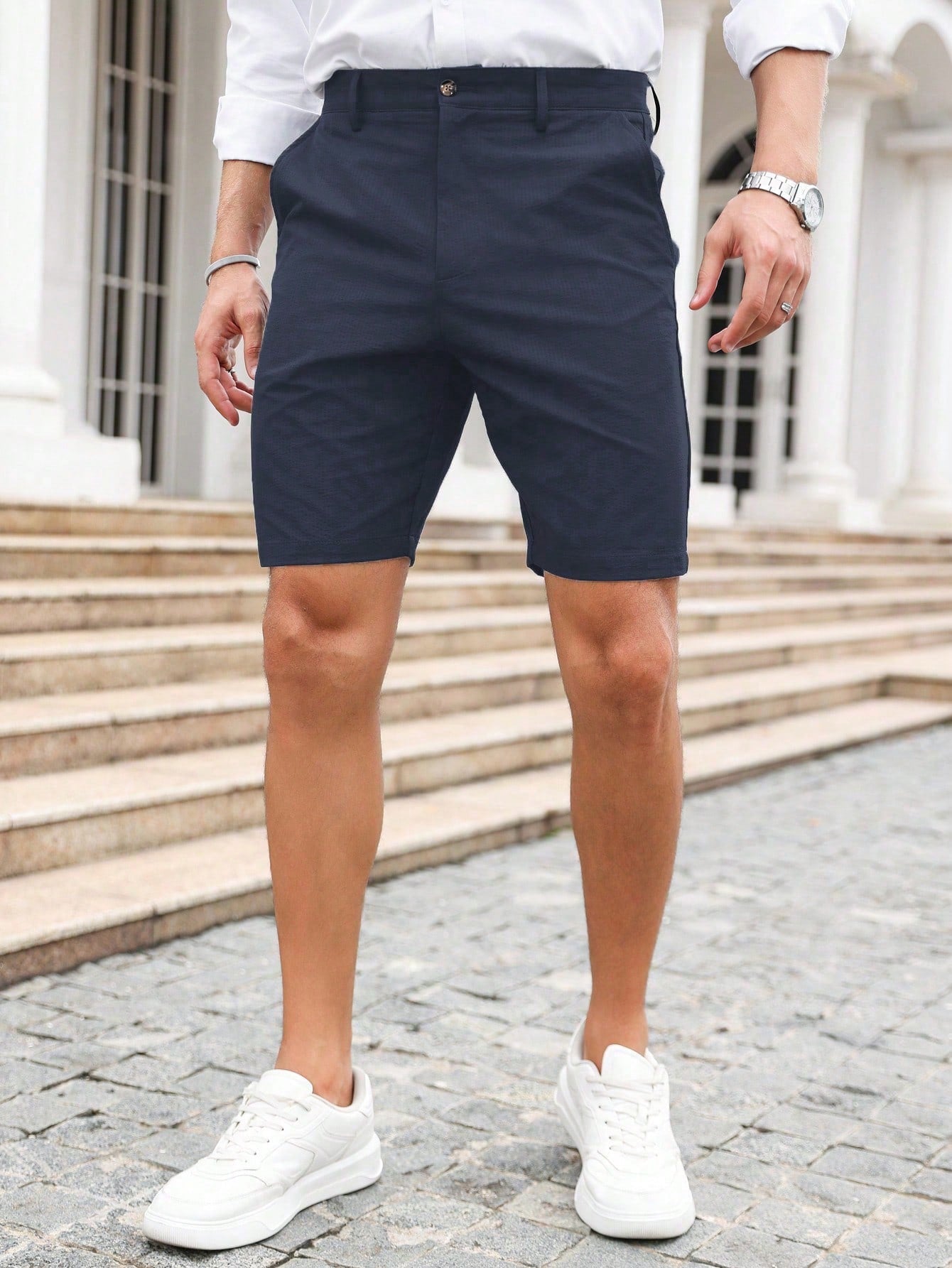 Shorts Masculino Slim Fit Com Bolsos Laterais E Estilo Casual Shorts Masculino Slim Fit Com Bolsos Laterais E Estilo