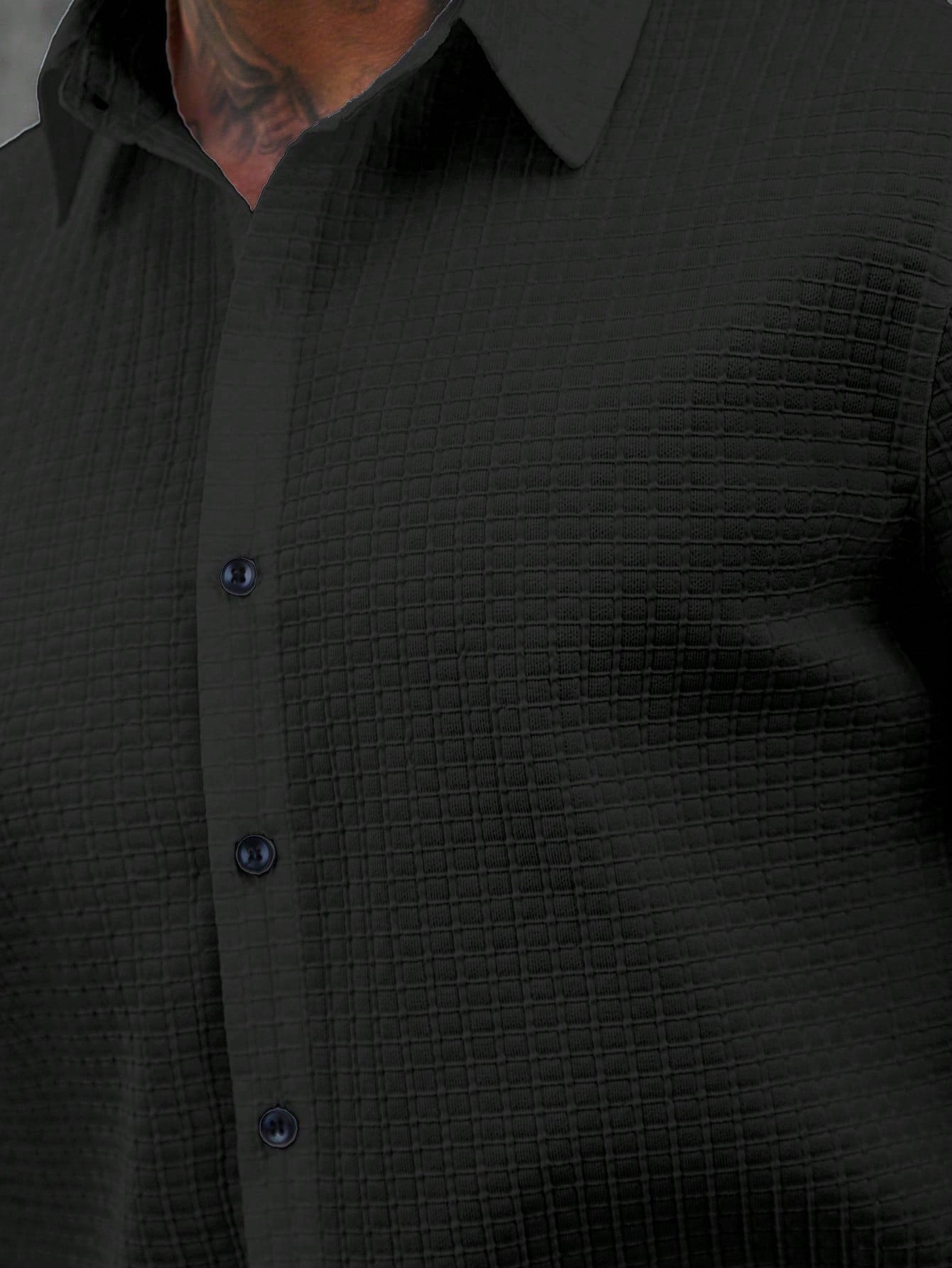 Camisa Masculina De Botão Textura Minimalista Botões Contrastantes Camisa Masculina De Botão Textura Minimalista Botões