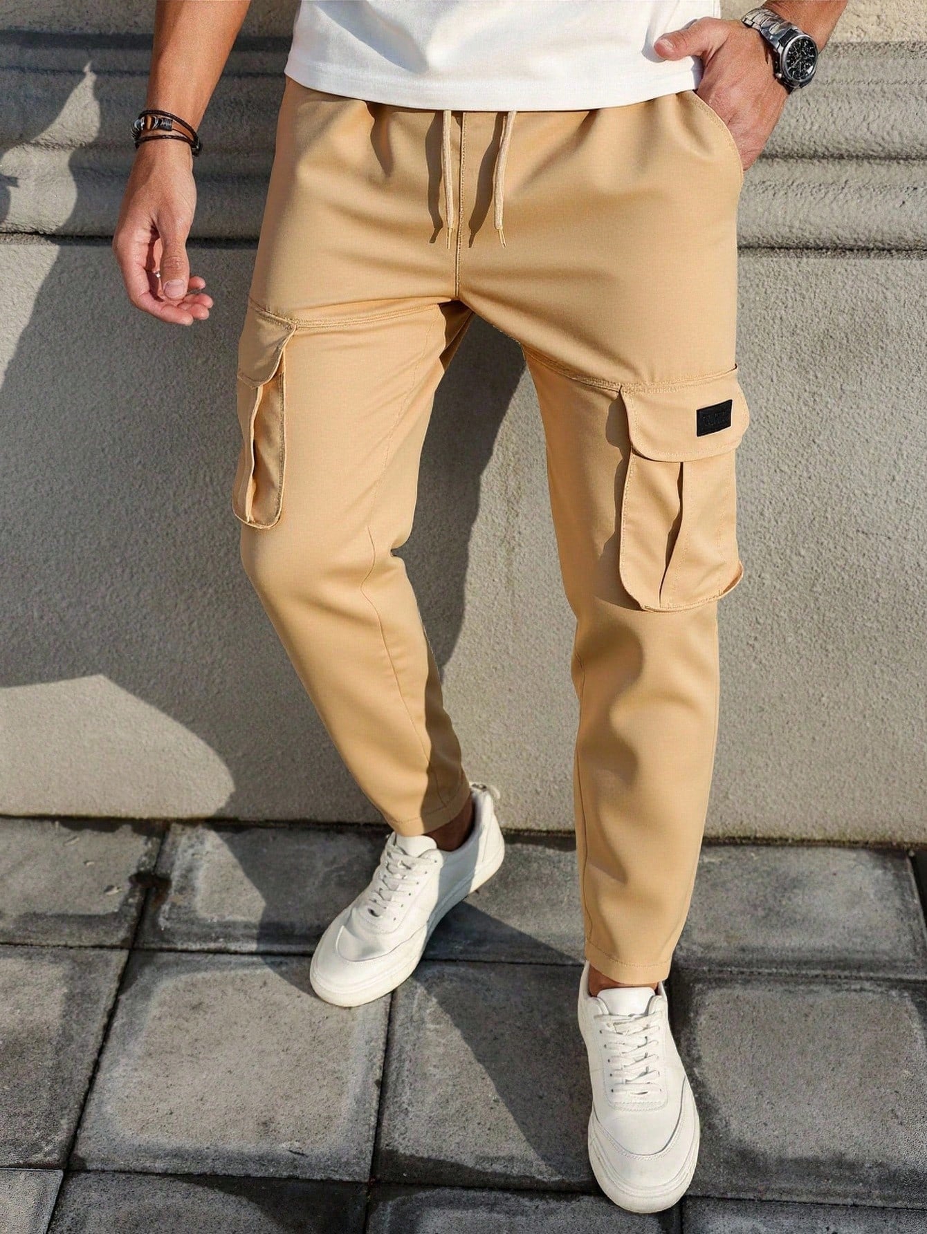 Calça Masculina Cargo Reta Com Bolsos Utilitários Calça Masculina Cargo Reta Com Bolsos Utilitários