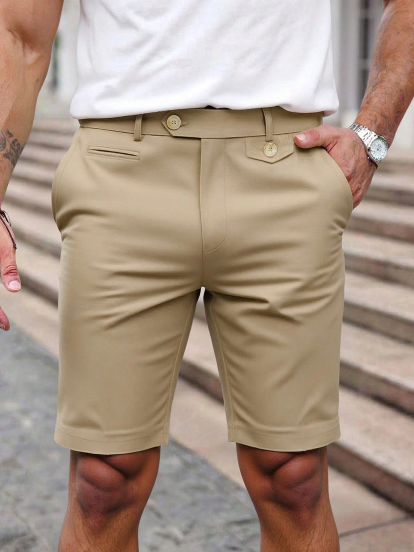 Bermuda Masculina Alfaiatada Com Botões Decorativos Bege / PP Bermuda Masculina Alfaiatada Com Botões Decorativos