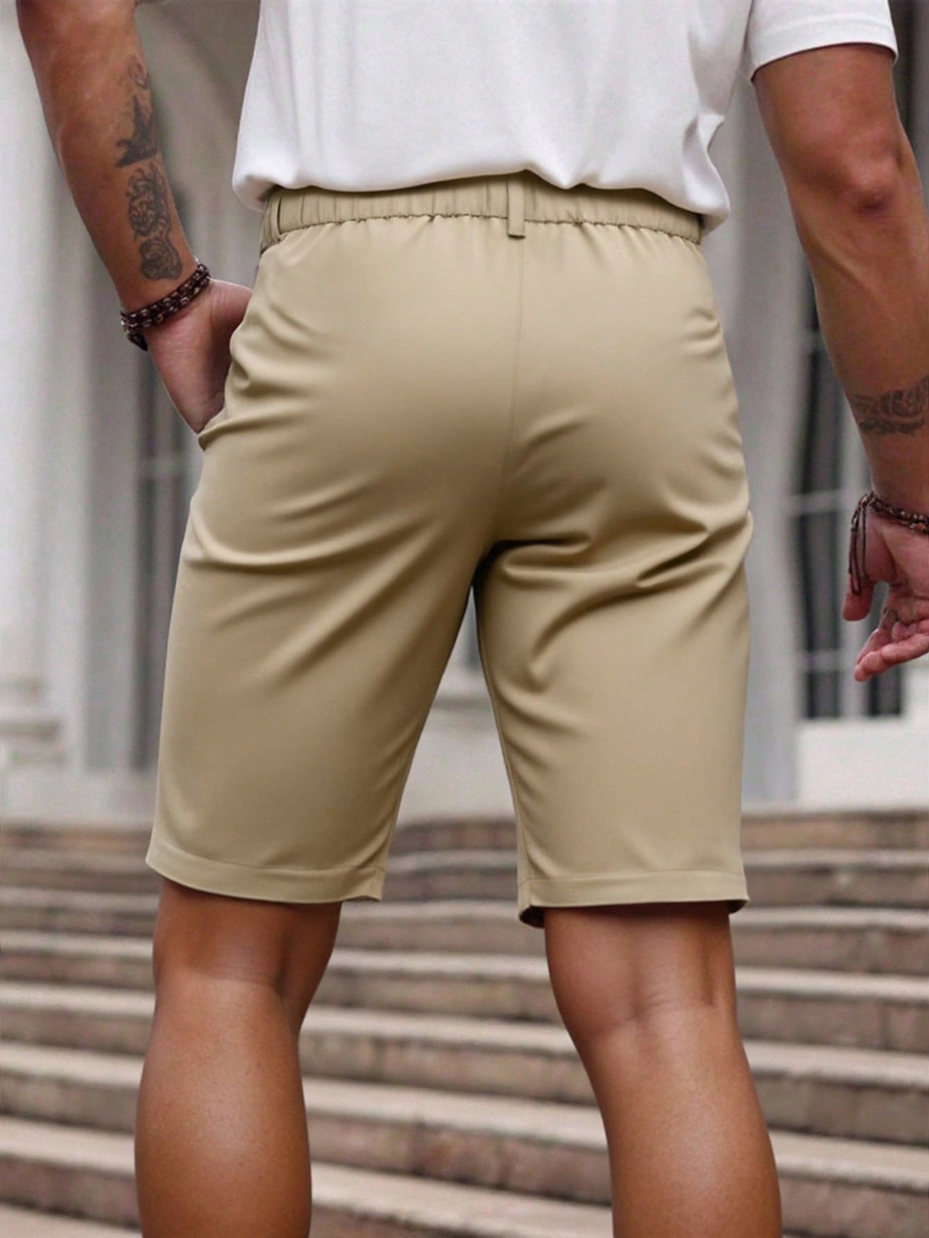 Bermuda Masculina Alfaiatada Com Botões Decorativos Bermuda Masculina Alfaiatada Com Botões Decorativos