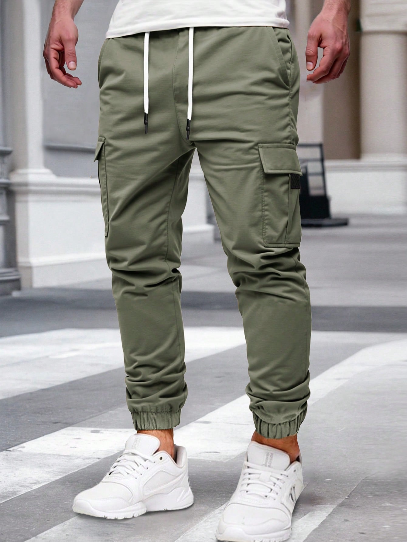 Calça Masculina Cargo Com Cintura Elástica E Cordão Ajustável Verde Militar / PP Calça Masculina Cargo Com Cintura