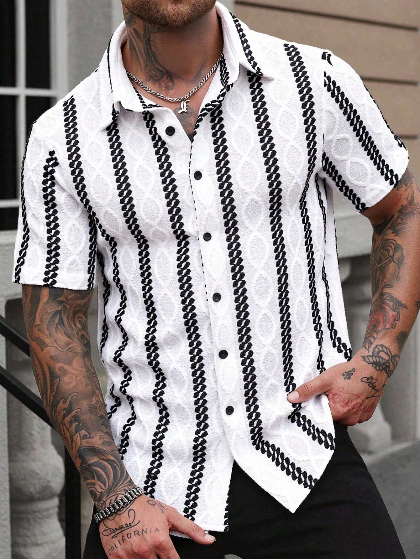 Camisa Masculina De Botão Listras Estilizadas Design Impactante Branco / PP Camisa Masculina De Botão Listras