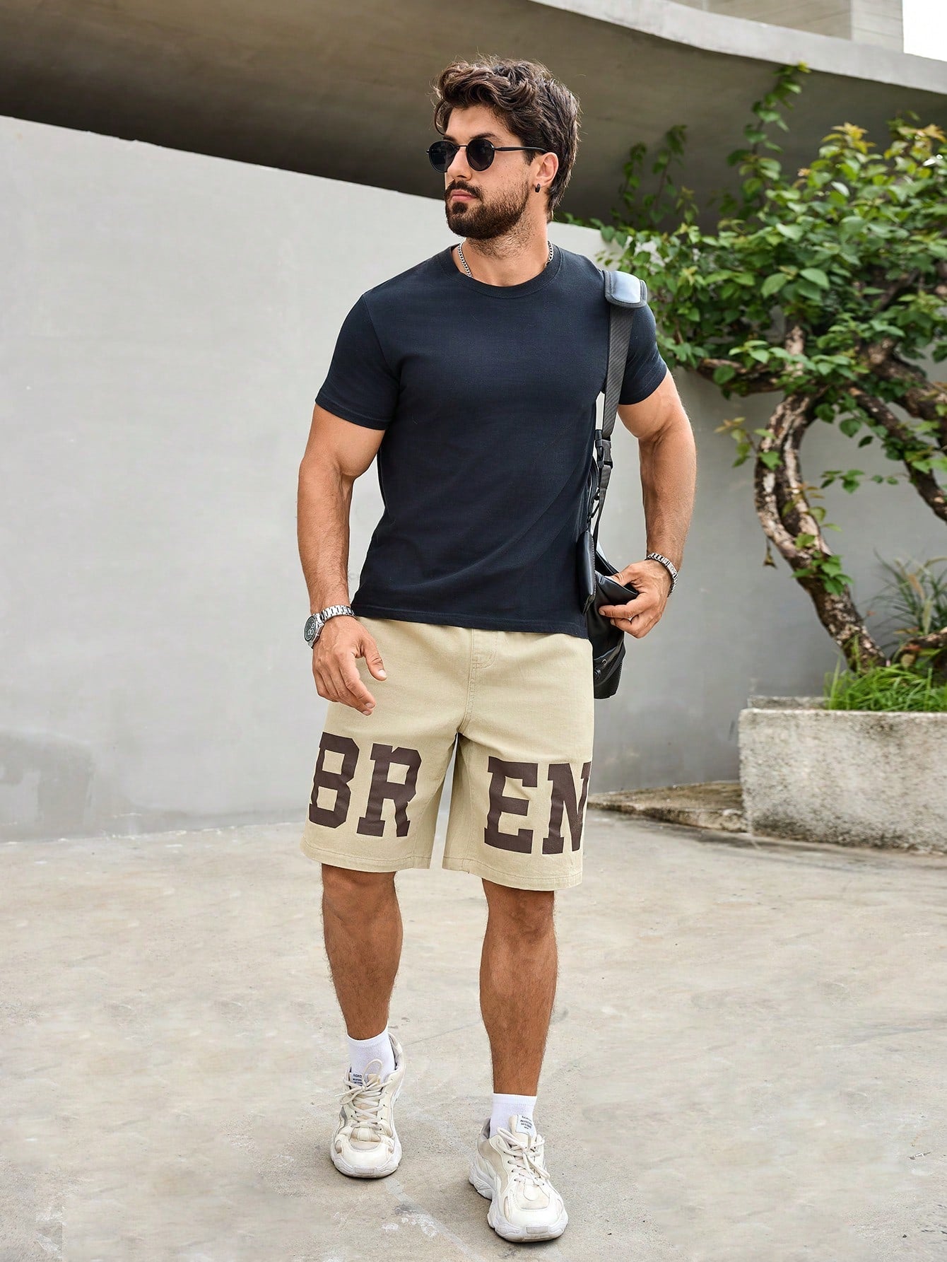 Shorts Masculino Jeans Solto Com Estampa Frontal Lettering Shorts Masculino Jeans Solto Com Estampa Frontal Lettering