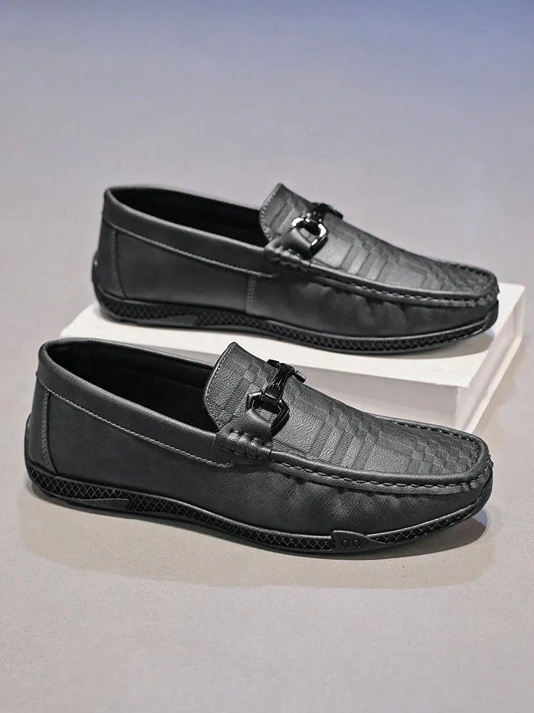 Mocassim Masculino Texturizado Fivela Casual Elegante Mocassim Masculino Texturizado Elegante Com Detalhe Metálico