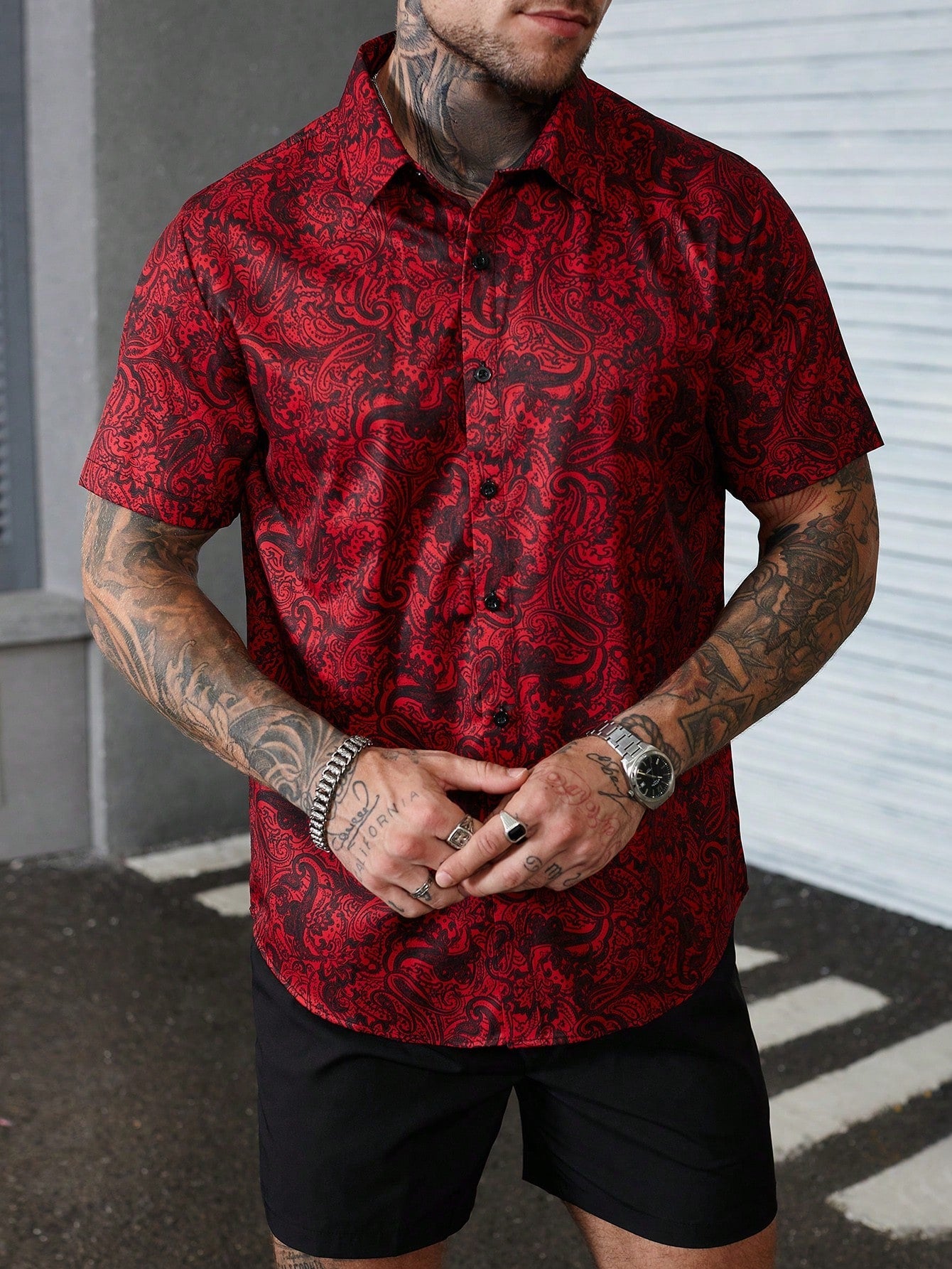 Conjunto Masculino Camisa Manga Curta E Shorts Estampa Paisley Conjunto Masculino Camisa Manga Curta E Shorts Estampa