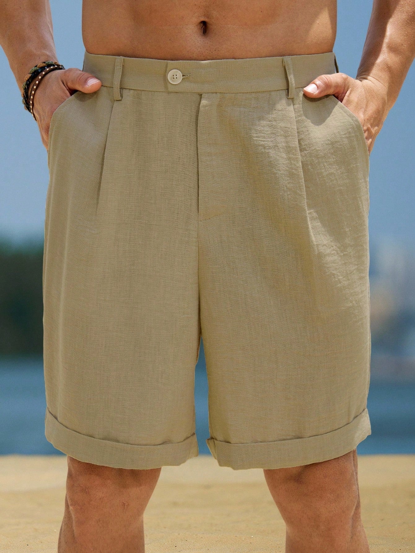 Bermuda Masculina De Linho Com Barra Italiana Elegante Bermuda Masculina Casual Com Tecido Texturizado Moderno