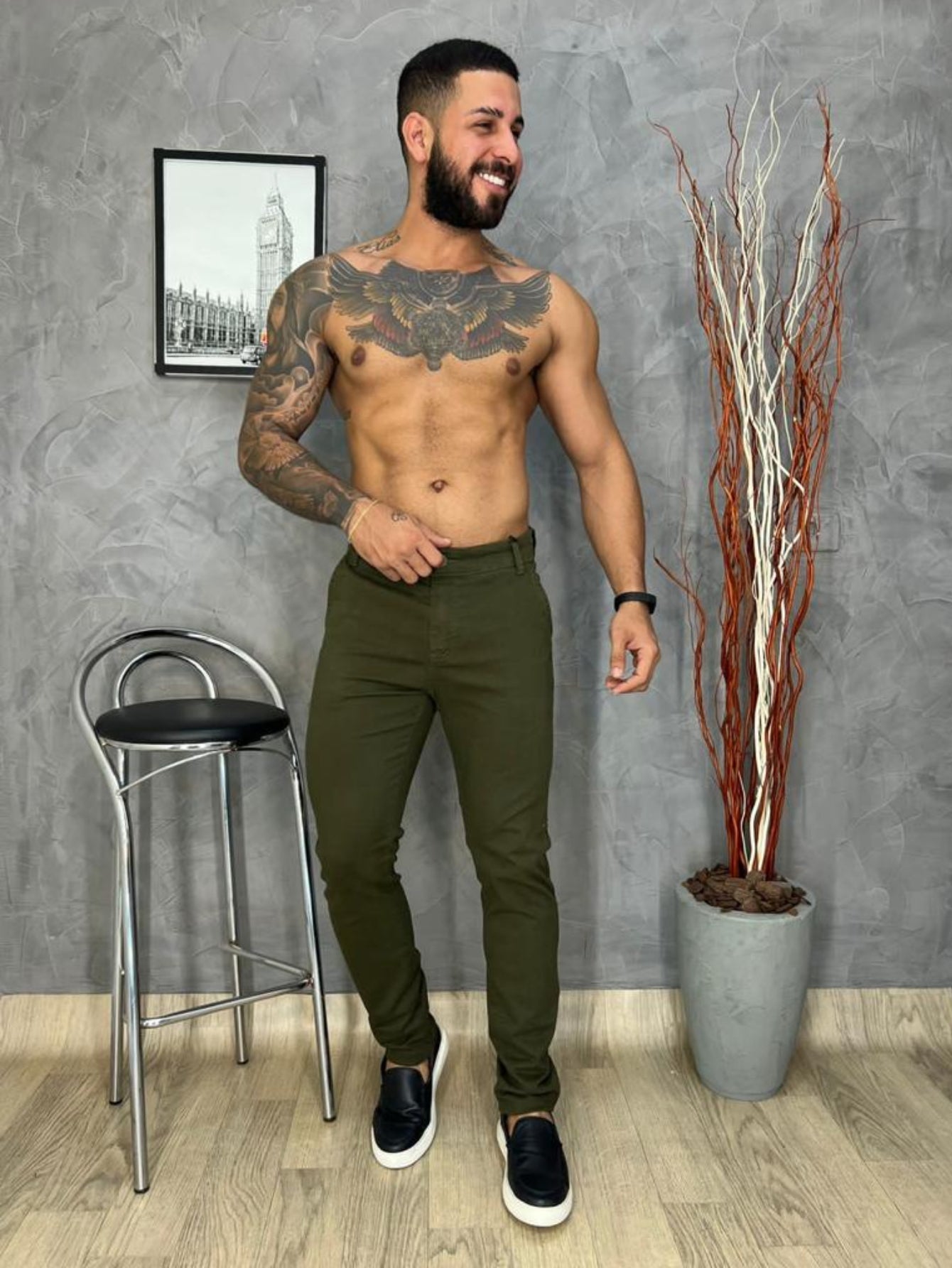 Calça Masculina Jeans Slim Fit Com Lavagem Média E Design Clean Calça Masculina Jeans Slim Fit Com Lavagem Média E