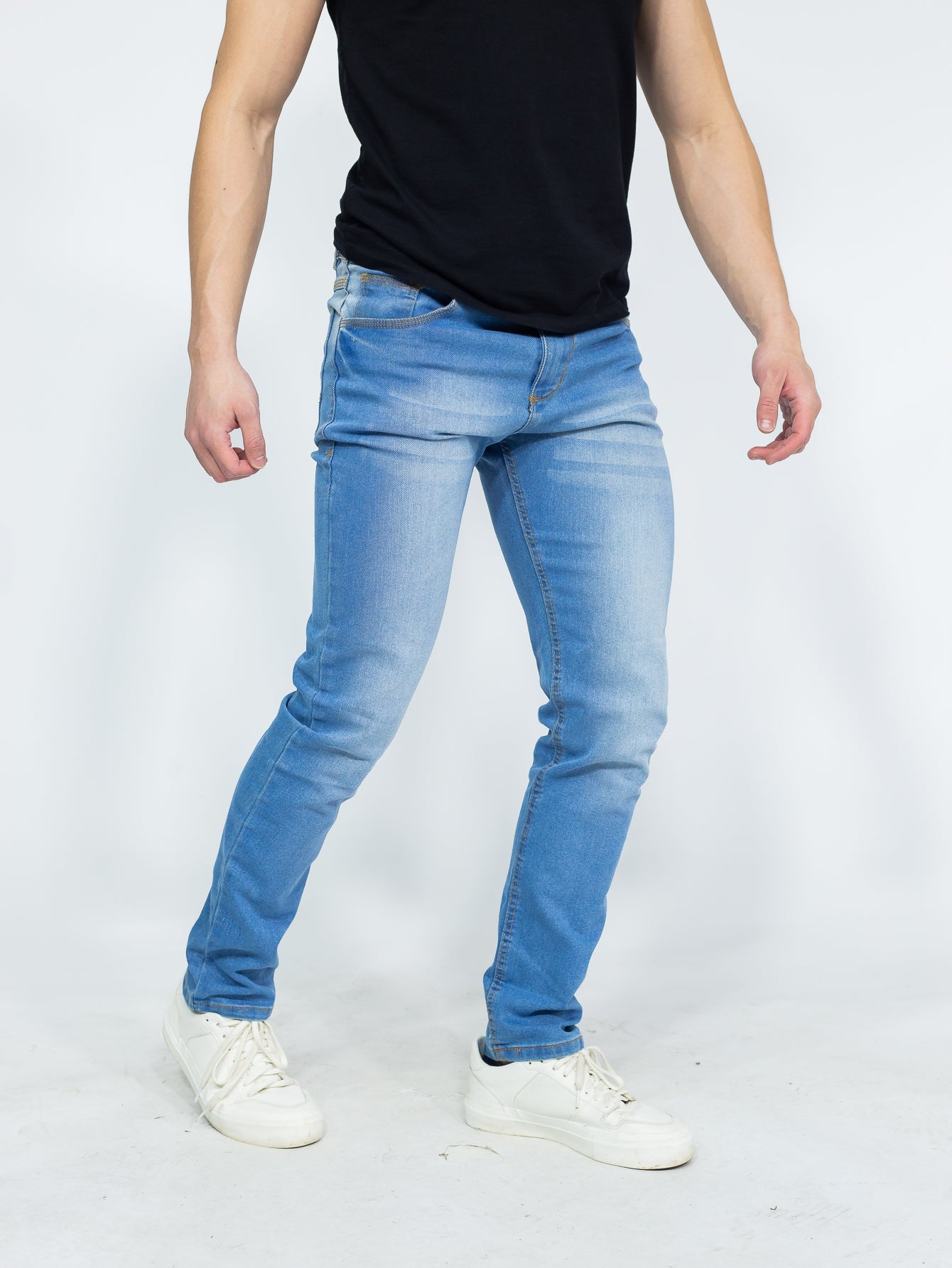 Calça Masculina Jeans Slim Fit Com Cintura Tradicional E Corte Ajustado Calça Masculina Jeans Slim Fit Com Cintura