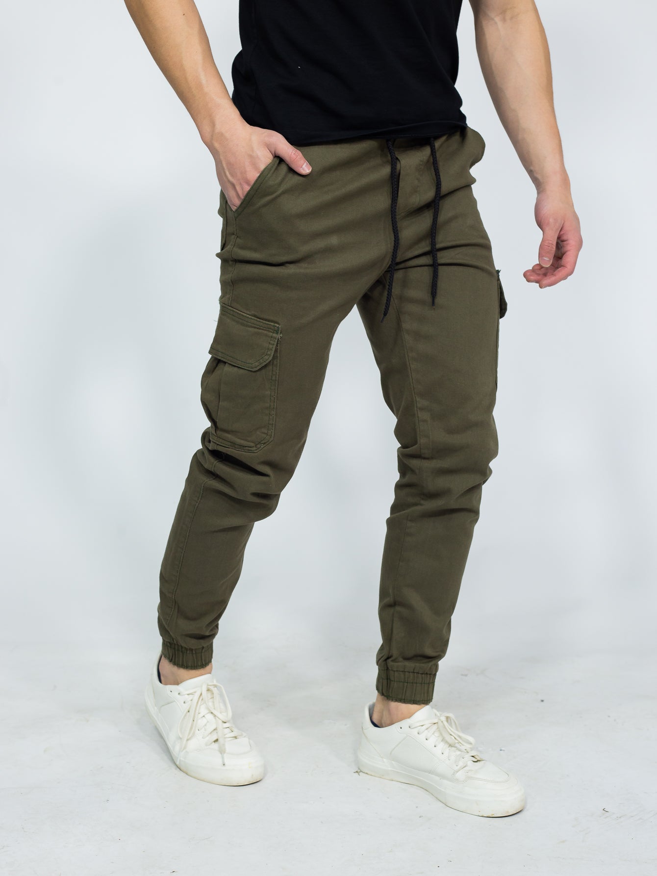 Calça Masculina Jogger Com Bolsos Laterais E Cintura Ajustável Verde Militar / PP Calça Masculina Jogger Com Bolsos