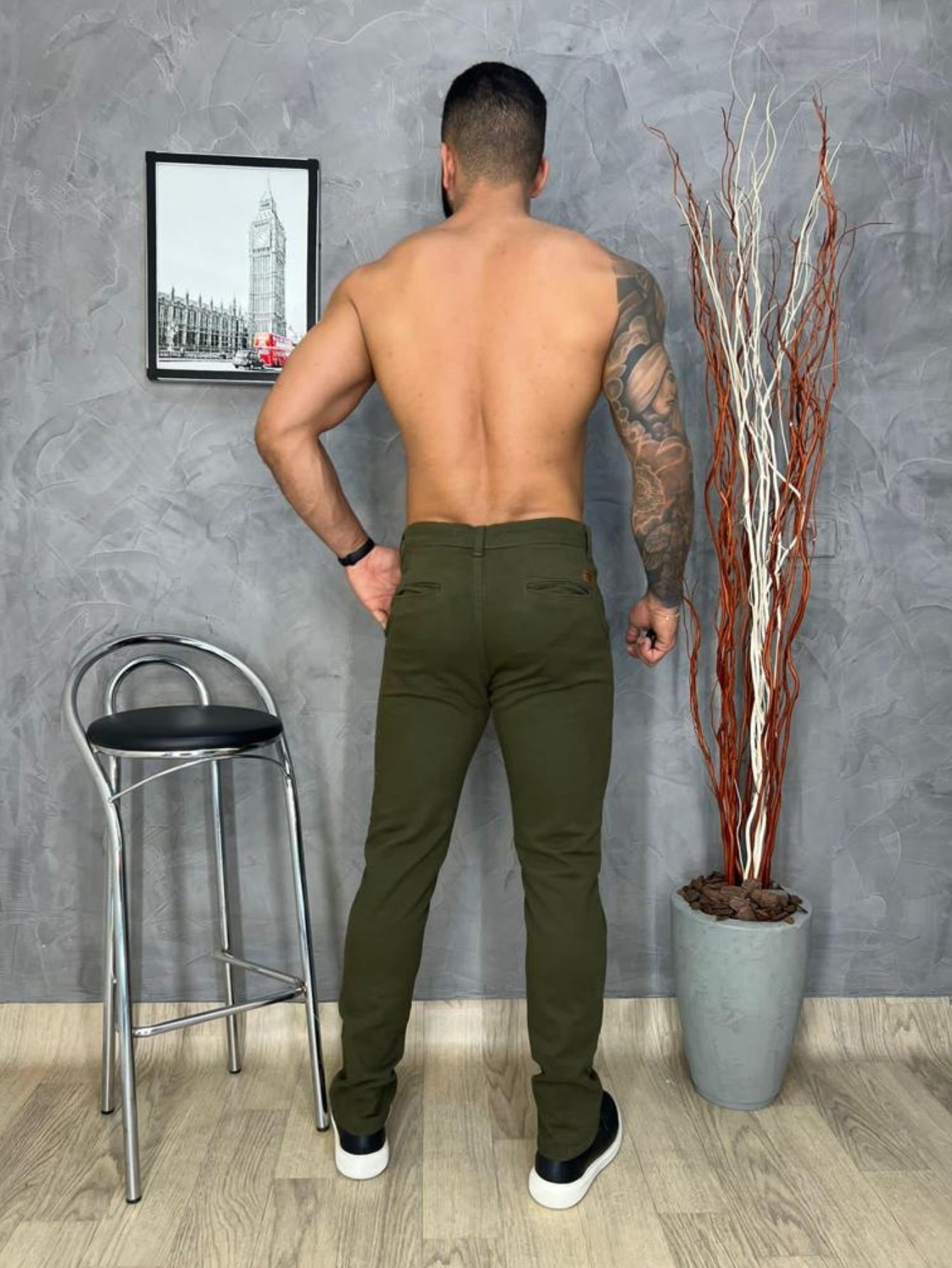 Calça Masculina Jeans Slim Fit Com Lavagem Média E Design Clean Calça Masculina Jeans Slim Fit Com Lavagem Média E