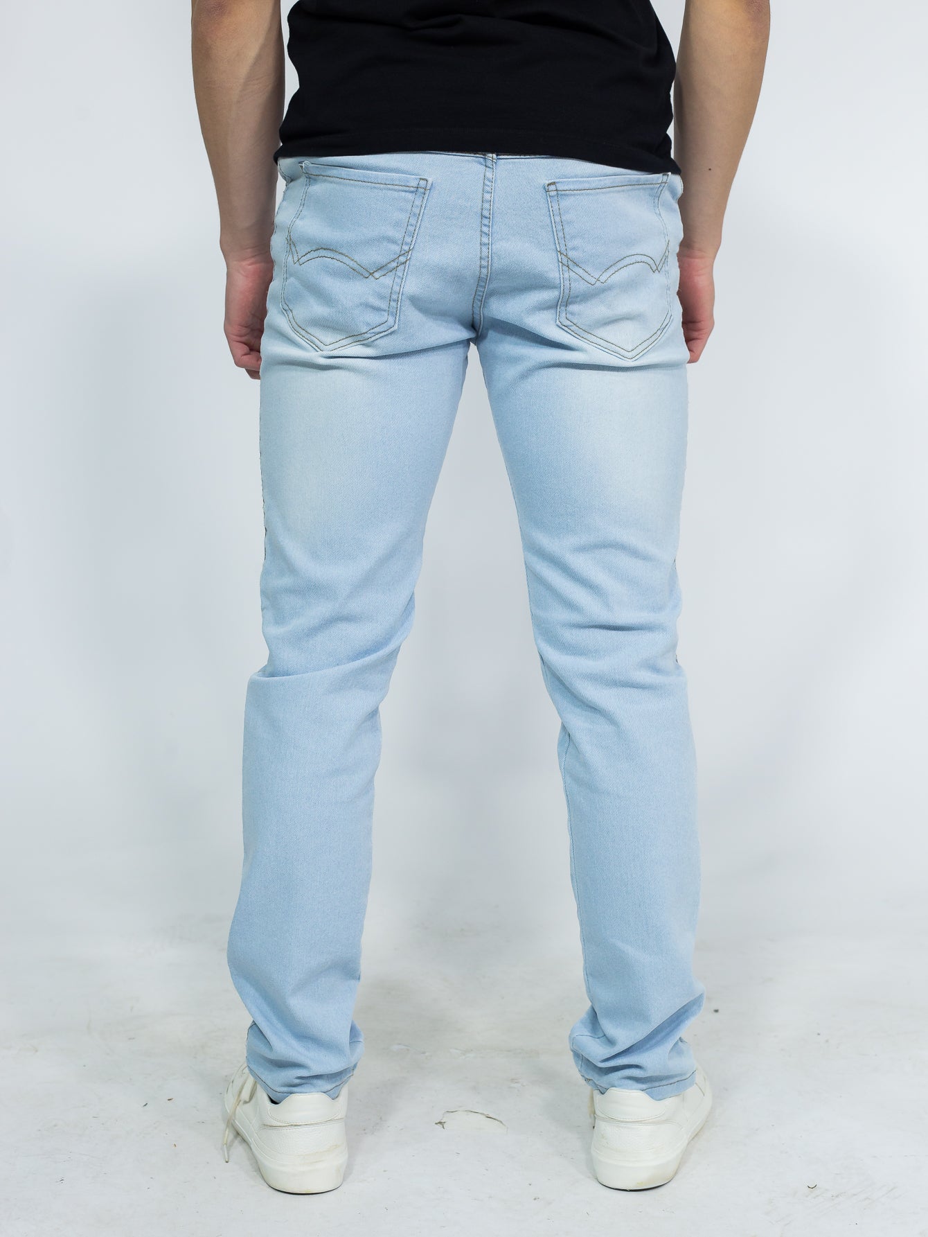 Calça Masculina Jeans Slim Fit Com Cintura Tradicional E Corte Ajustado Calça Masculina Jeans Slim Fit Com Cintura