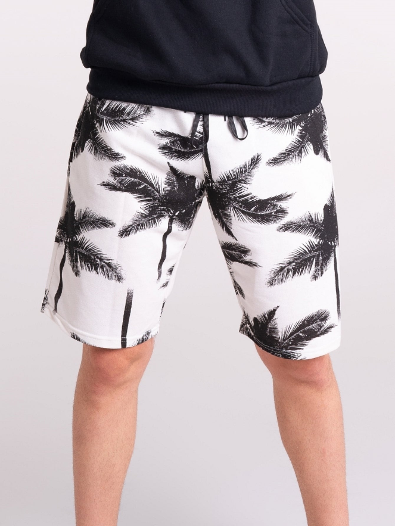 Bermuda Masculina Moletom Camuflada Com Visual Despojado Branco / PP Bermuda Masculina Moletom Camuflada Com Visual