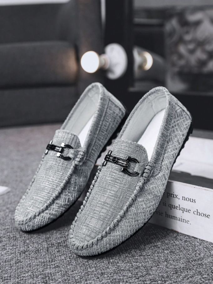 Mocassim Masculino Texturizado Elegante Com Detalhe Metálico Mocassim Masculino Texturizado Elegante Com Detalhe