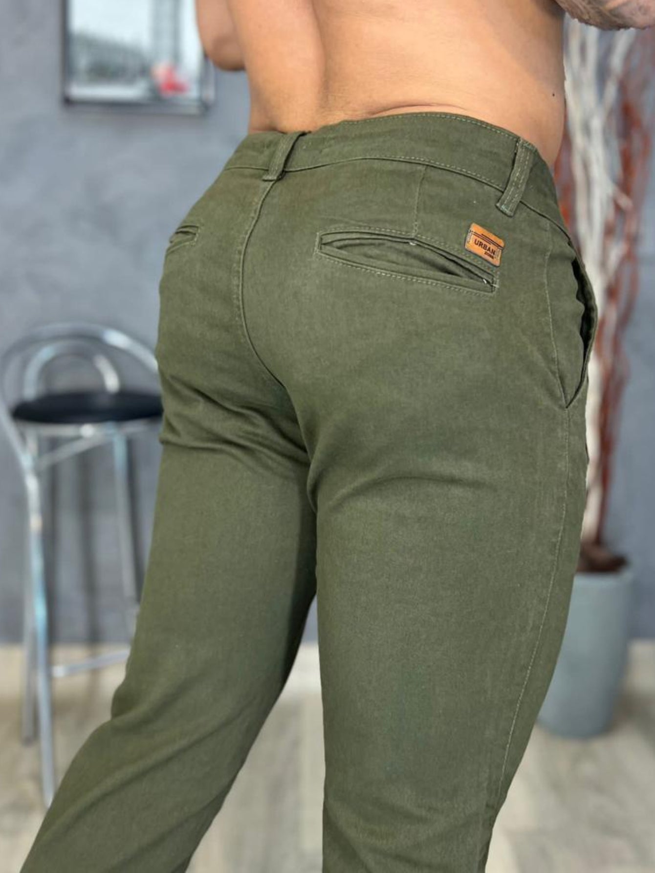 Calça Masculina Jeans Slim Fit Com Rasgos Discretos E Estilo Urbano Calça Masculina Jeans Slim Fit Com Rasgos Discretos