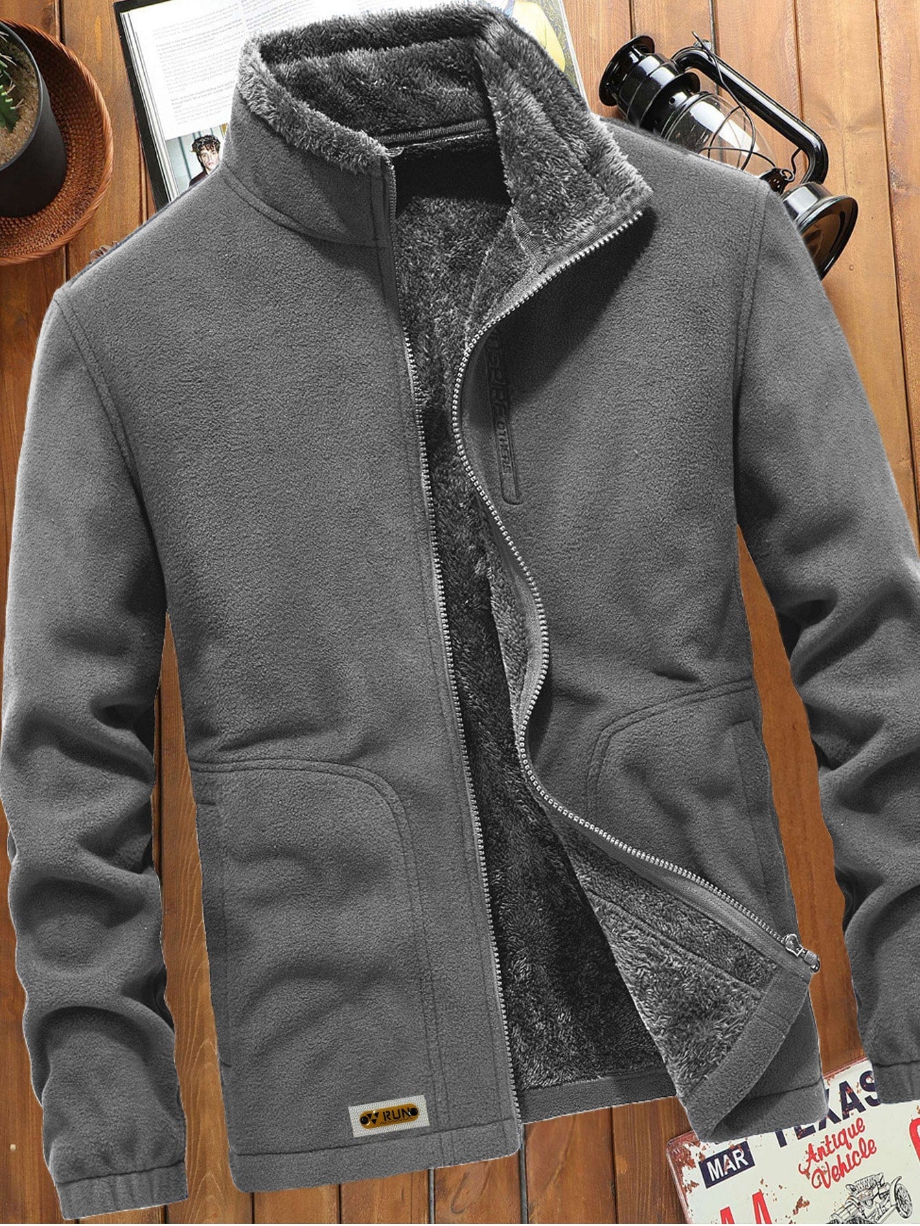 Moletom Masculino Forrado Com Patches Decorativos Cinza / PP Moletom Masculino Forrado Com Patches Decorativos