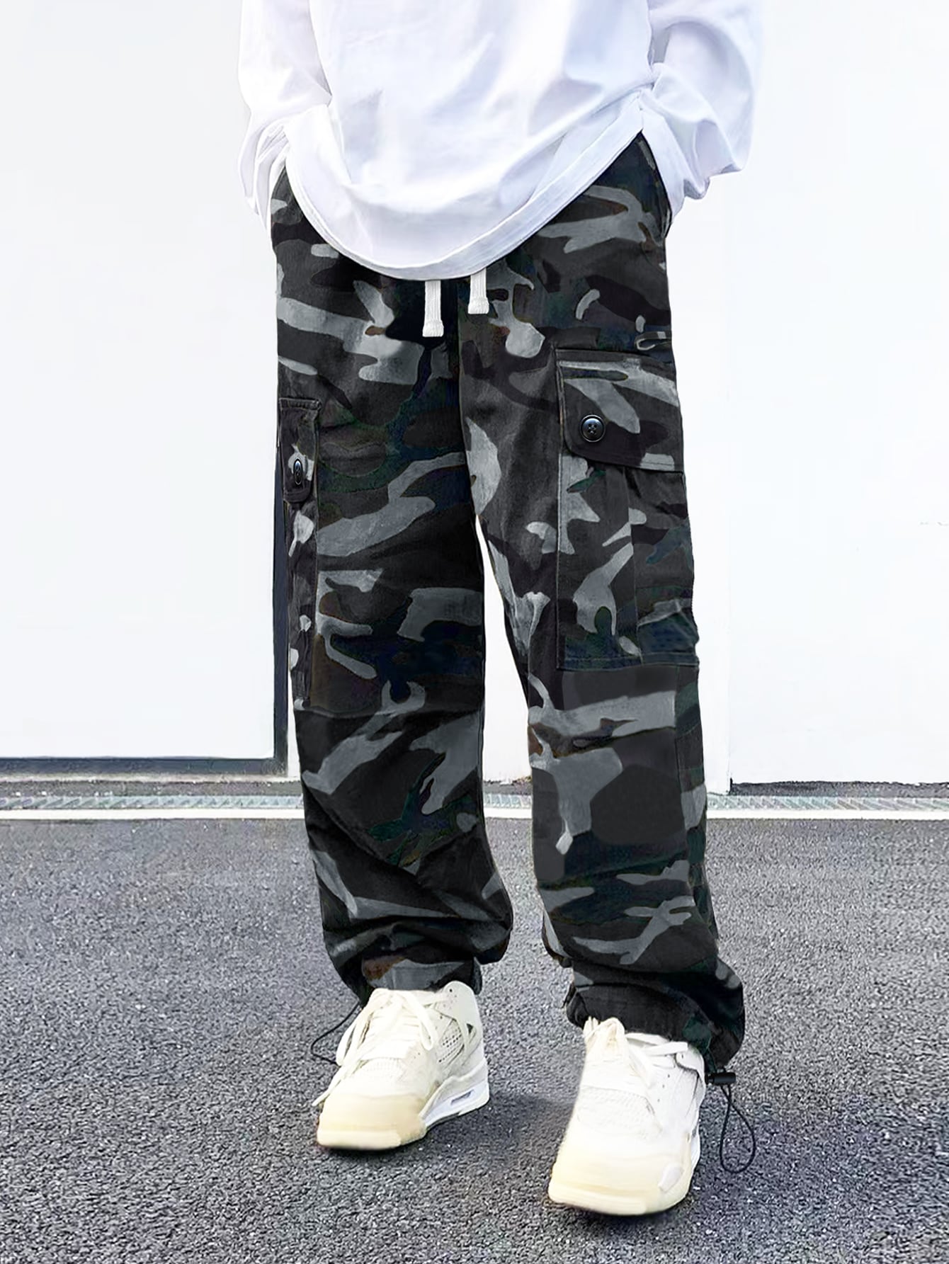 Calça Masculina Cargo Solta Estampa Camuflada E Bolsos Funcionais Calça Masculina Cargo Solta Estampa Camuflada E