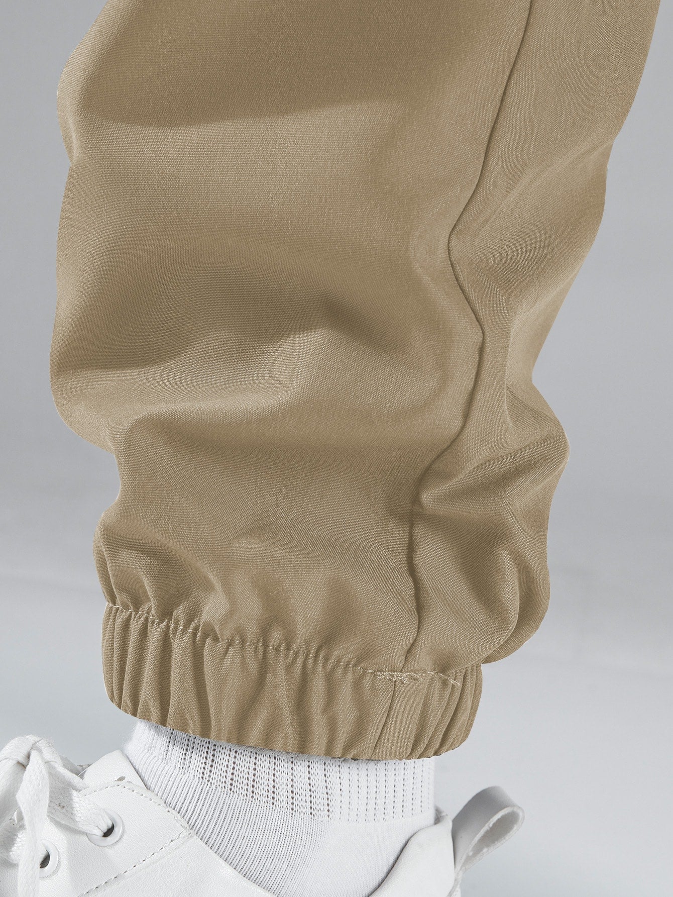 Calça Masculina Cargo Estilo Jogger Com Bolsos Laterais Calça Masculina Cargo Estilo Jogger Com Bolsos Laterais