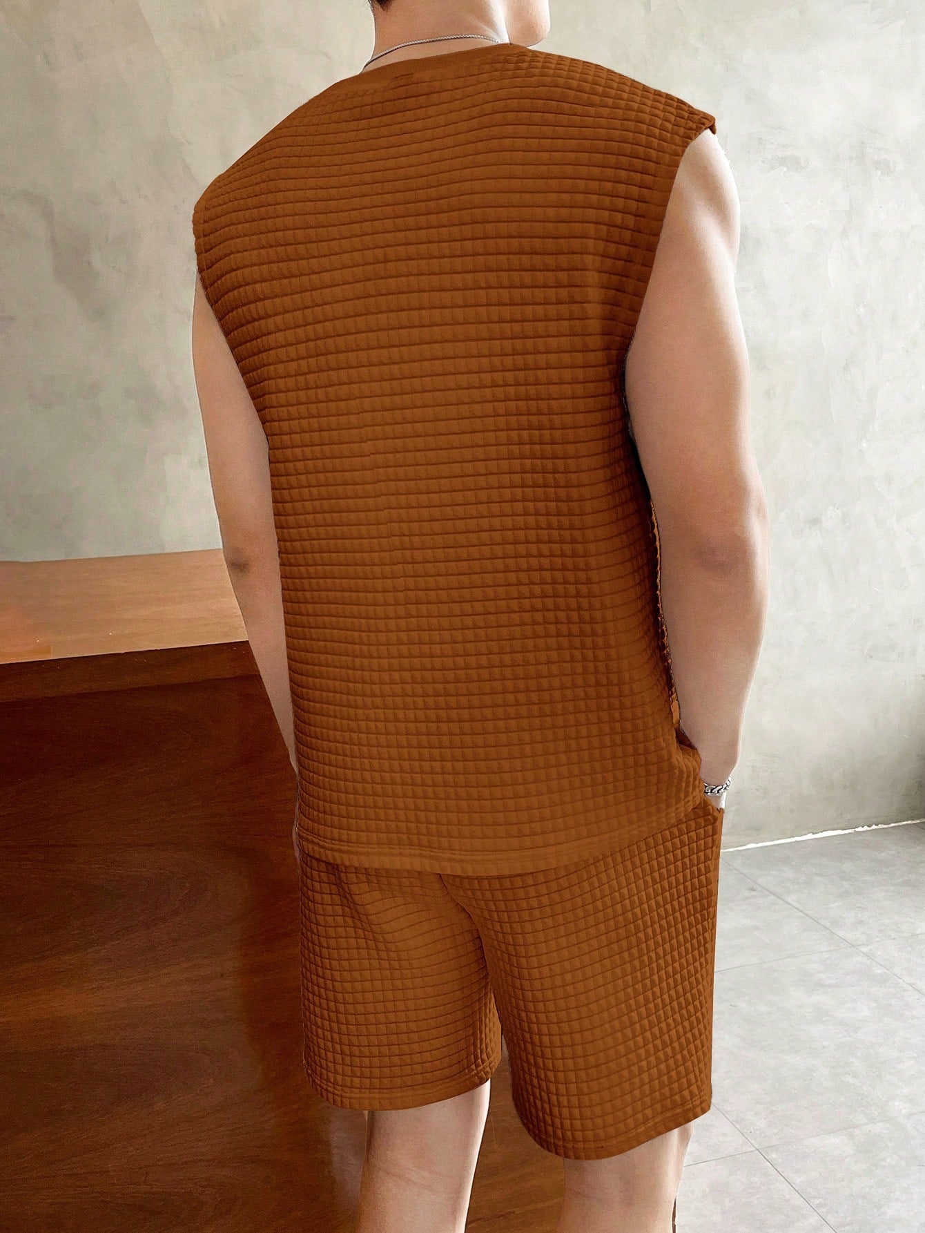 Conjunto Masculino Regata Com Patch E Shorts Ajustáveis Conjunto Masculino Regata Com Patch E Shorts Ajustáveis